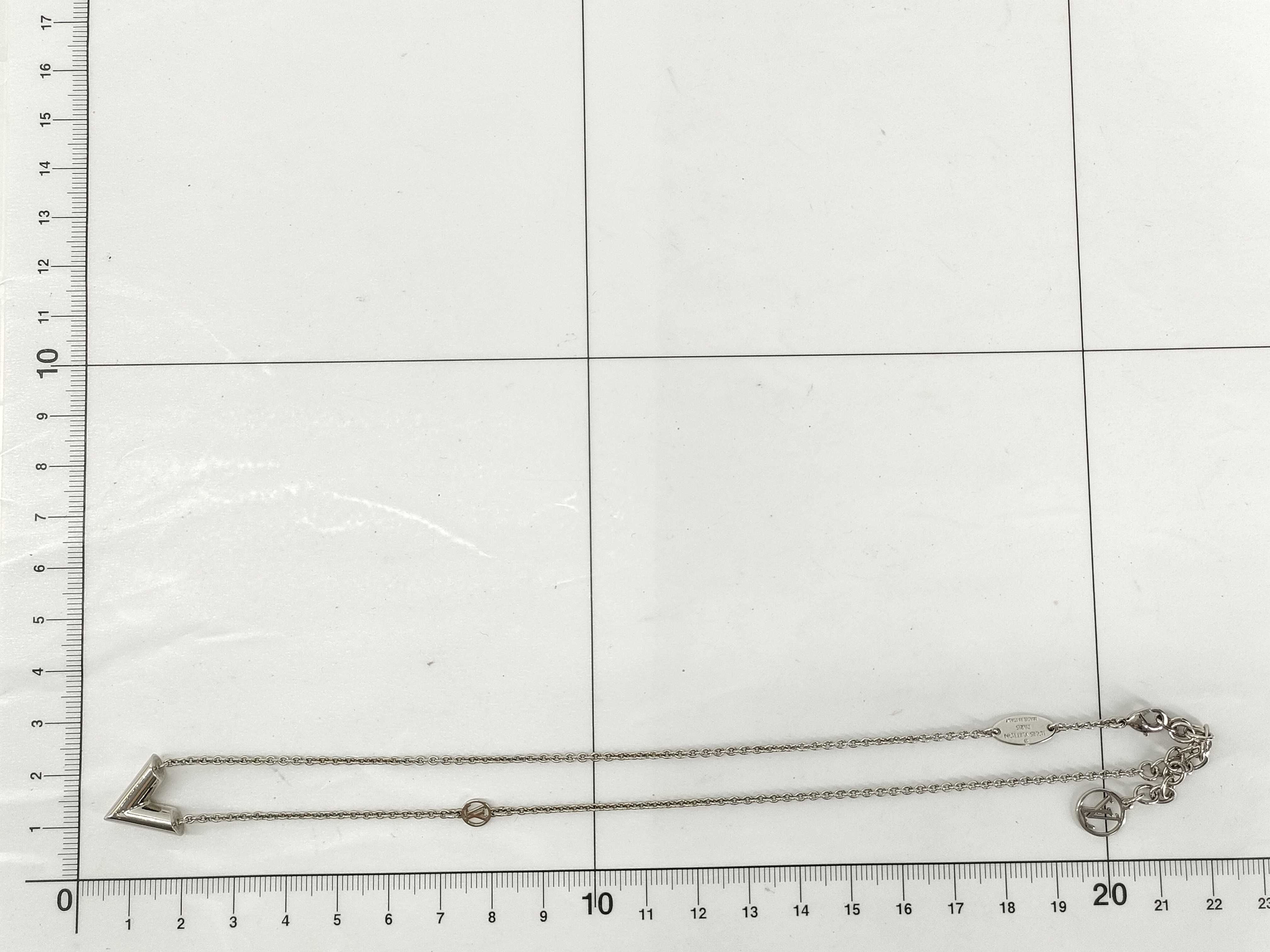 M63197 Louis Vuitton Essential Necklace — view 7