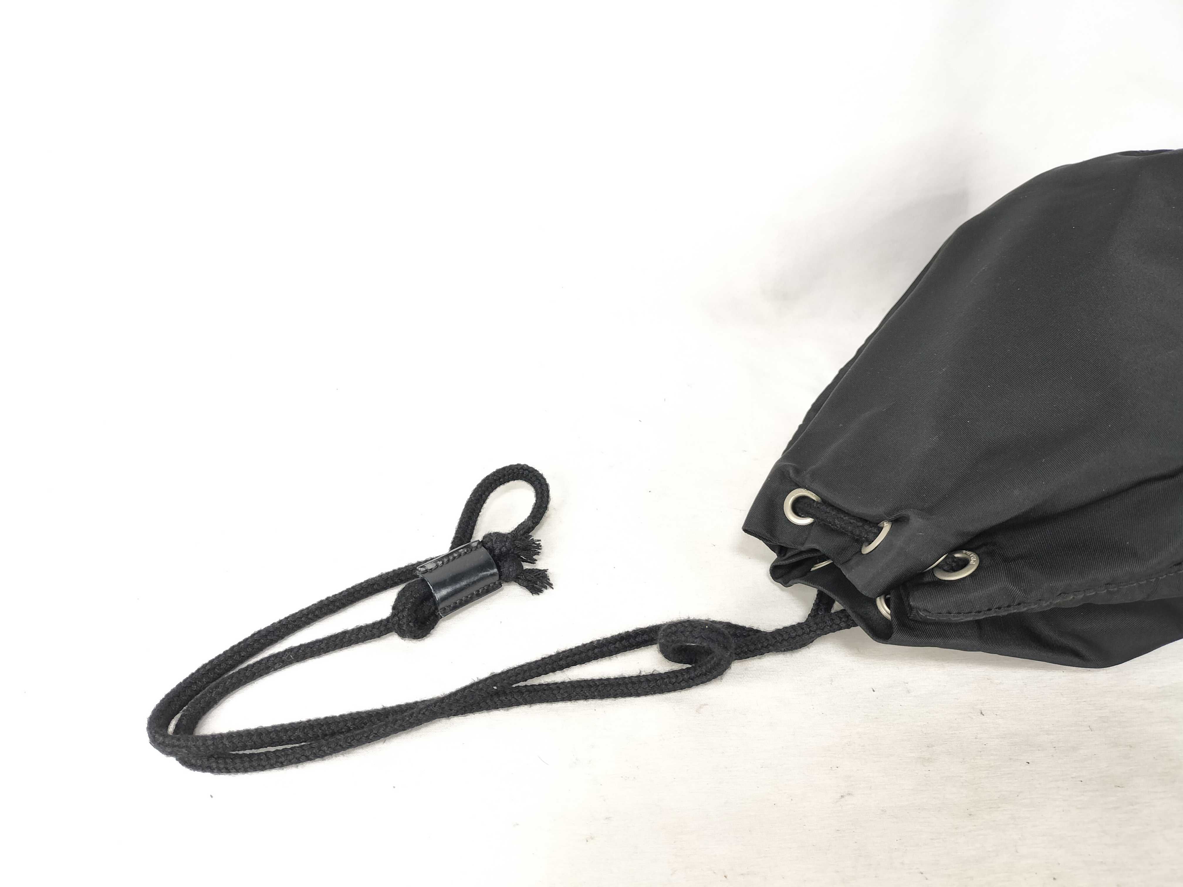 nylon drawstring bag with triangular logo. — view 3
