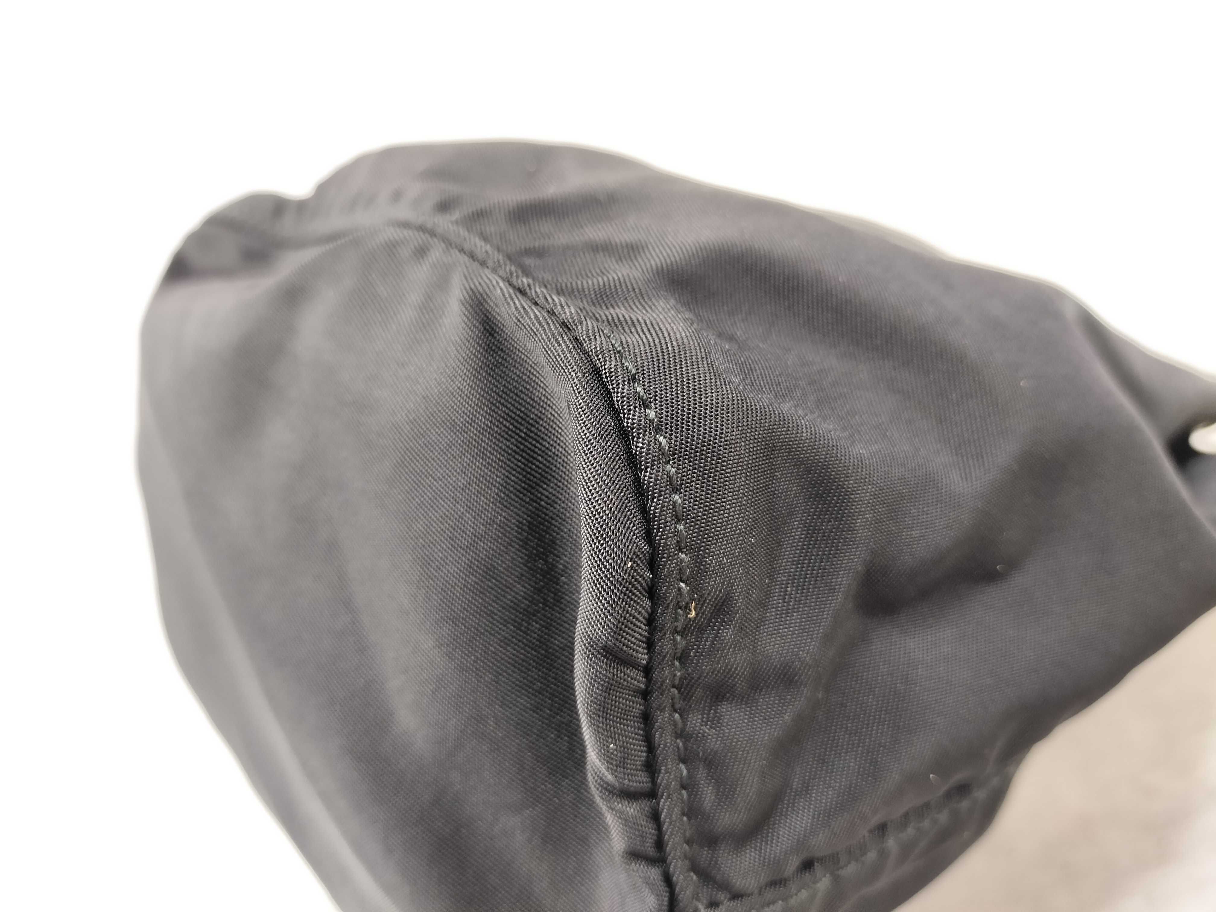 nylon drawstring bag with triangular logo. — view 6