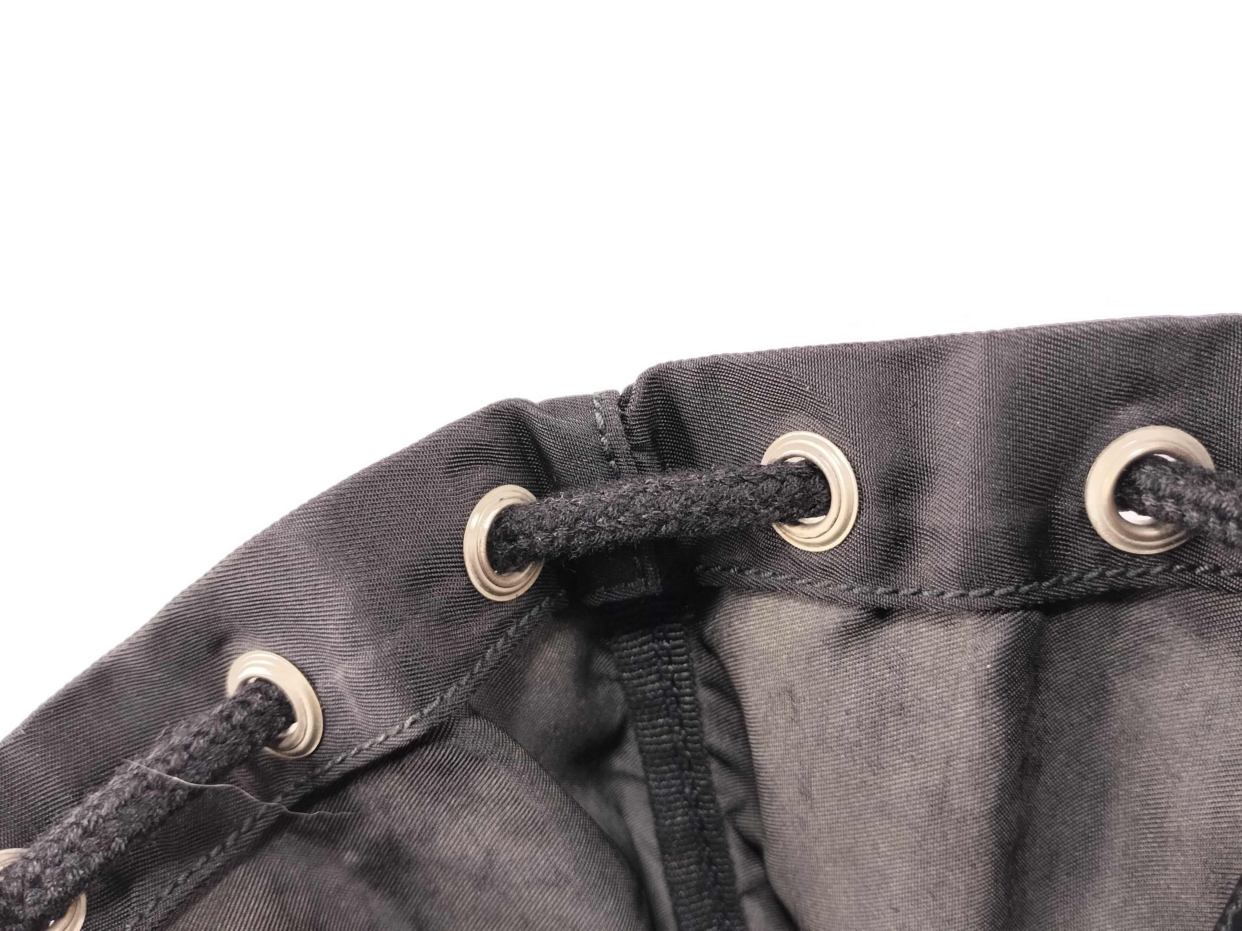 nylon drawstring bag with triangular logo. — view 8