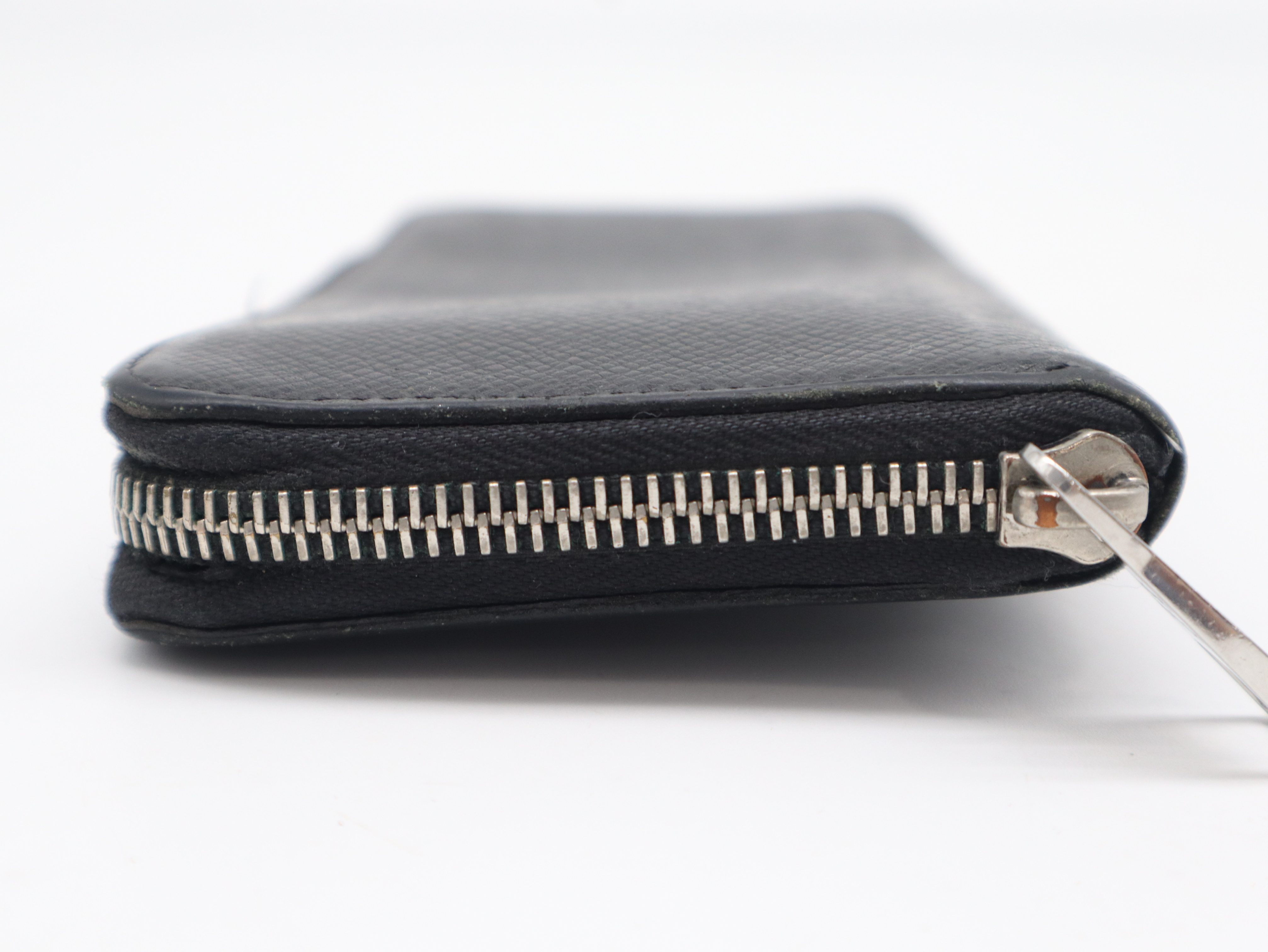 M30056 Taiga Zippy Organizer NM Wallet — view 3