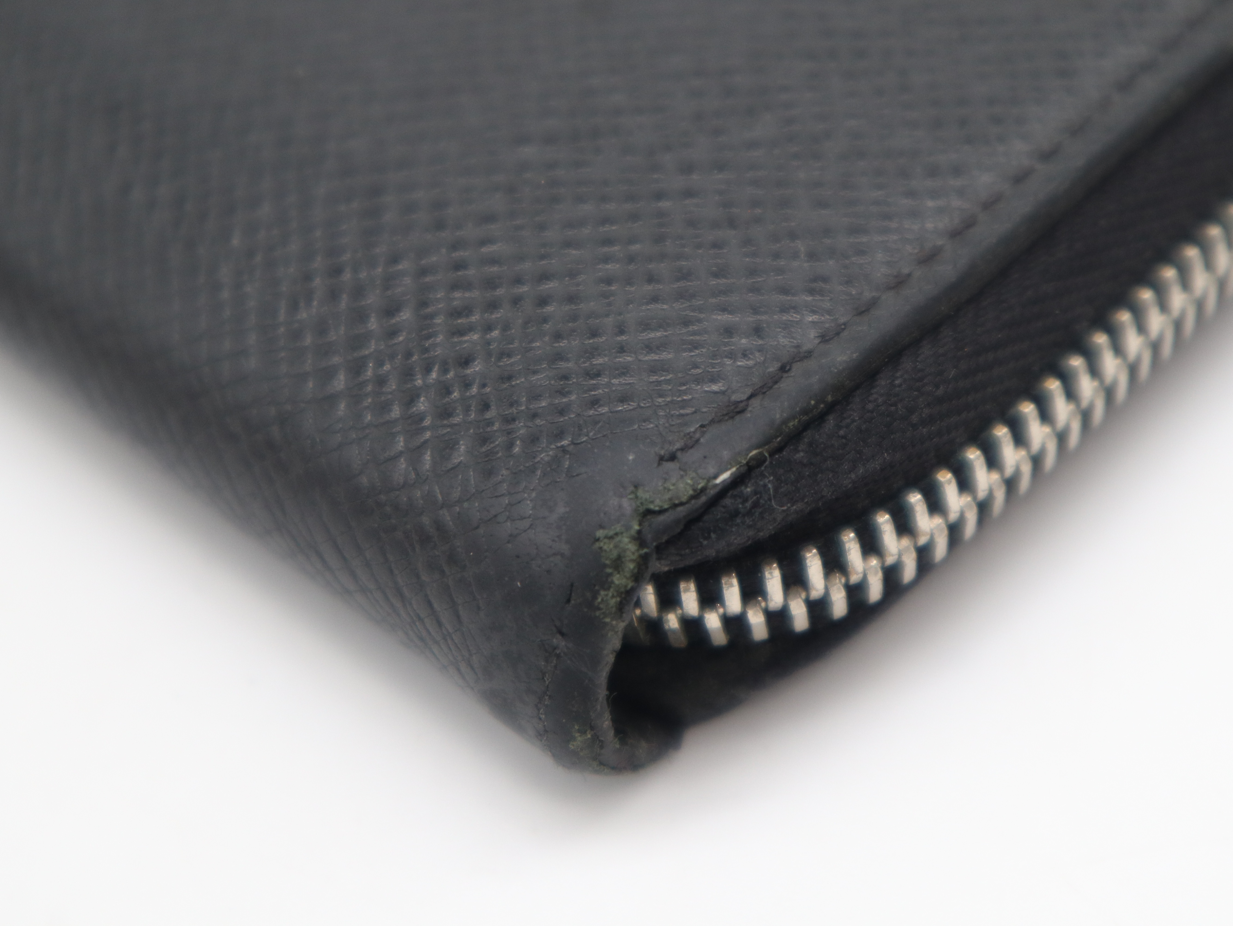 M30056 Taiga Zippy Organizer NM Wallet — view 7