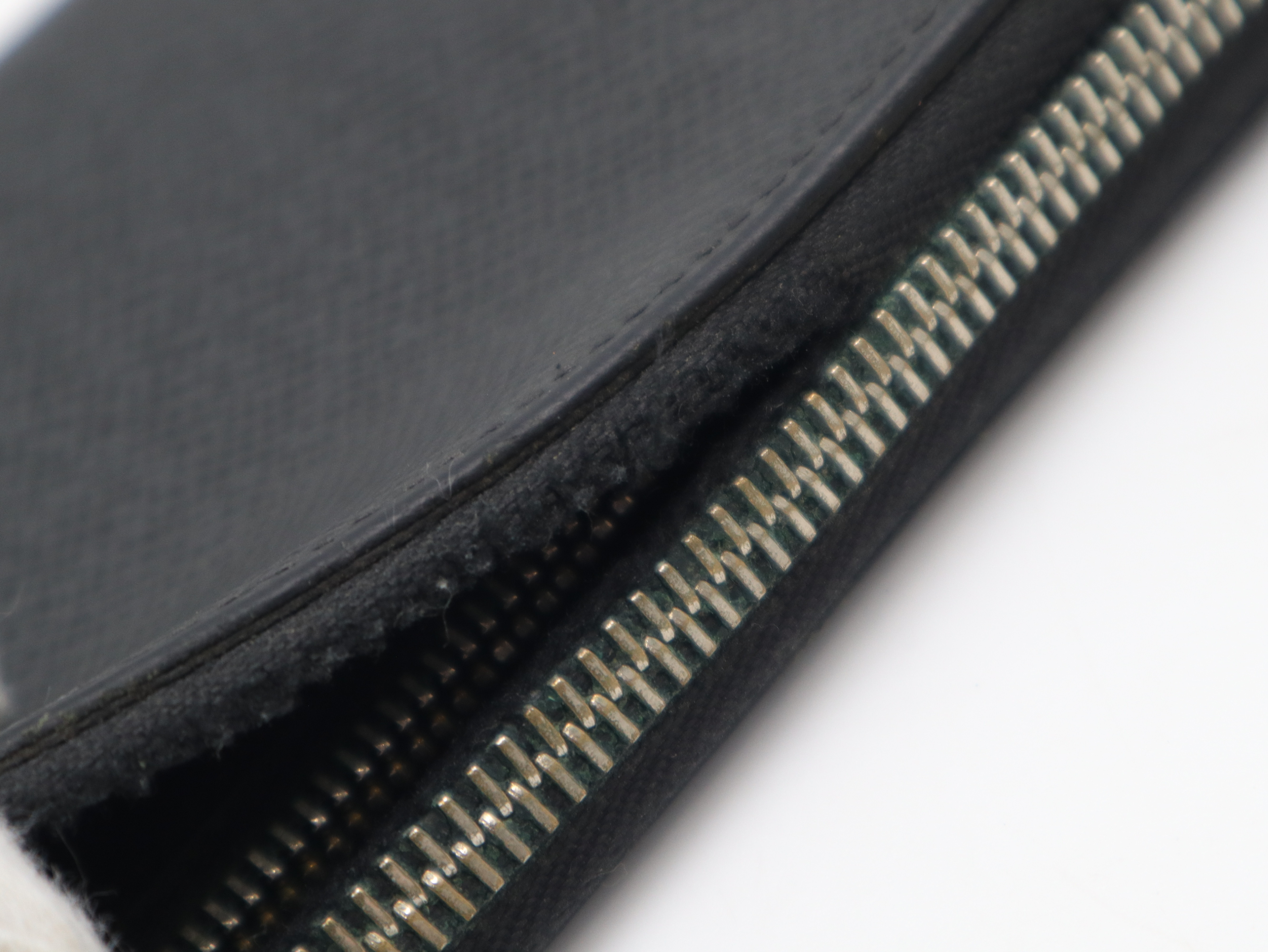 M30056 Taiga Zippy Organizer NM Wallet — view 8