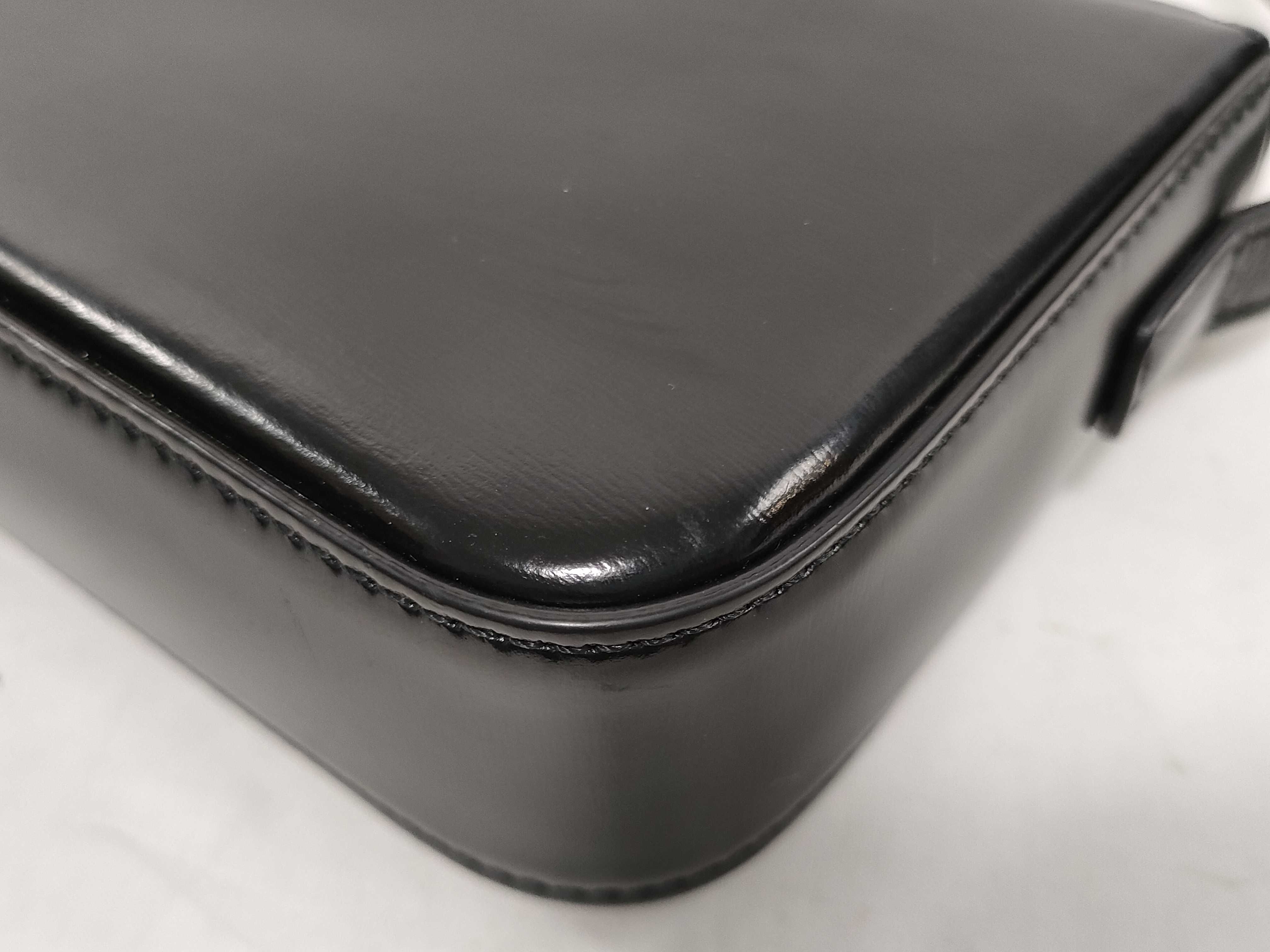 Triomphe Teen Leather Shoulder Bag — view 4
