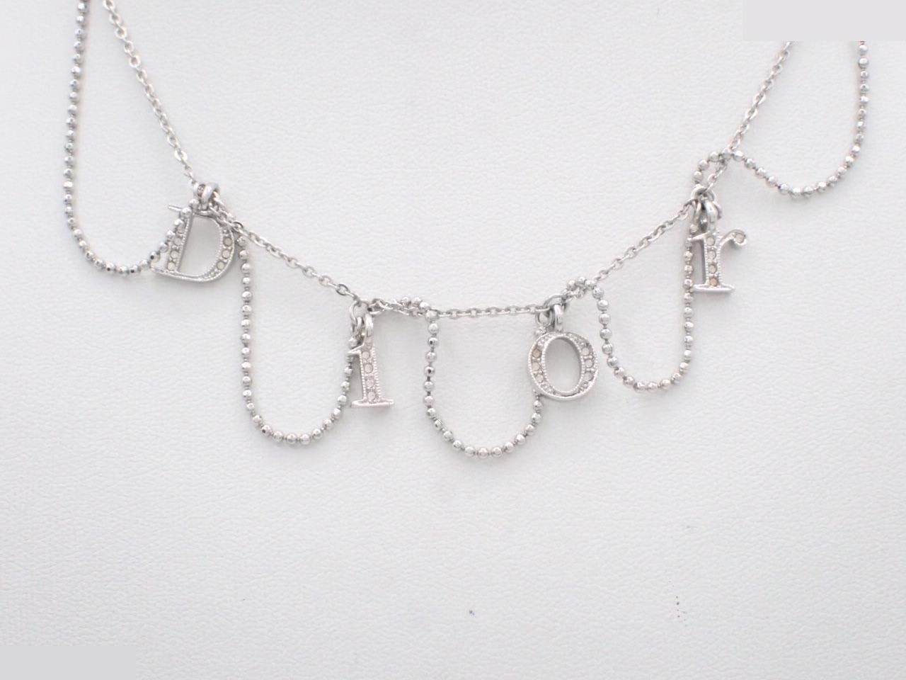 necklace, chain approximately 40cm