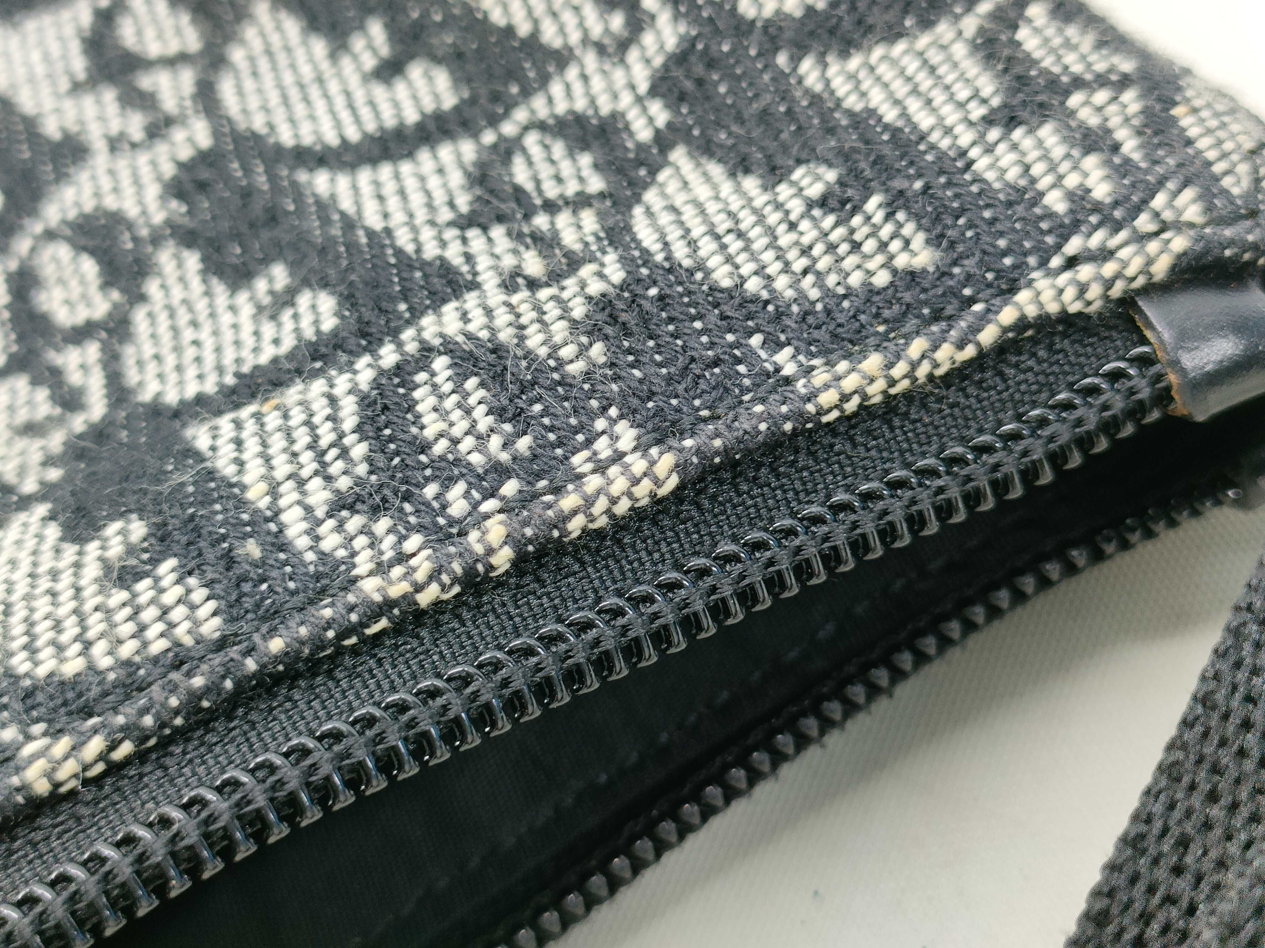 Trotter Pattern Vintage Accessory Pouch Handbag — view 13