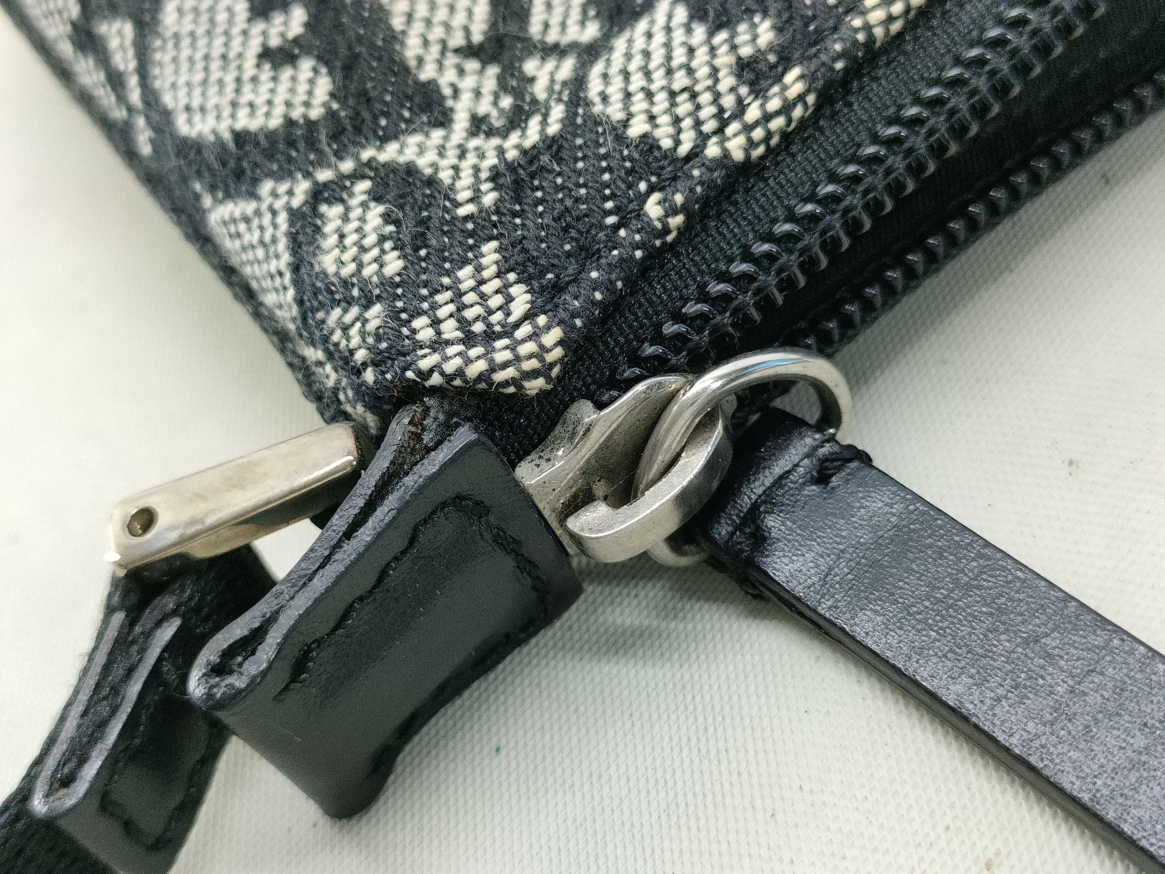 Trotter Pattern Vintage Accessory Pouch Handbag — view 14
