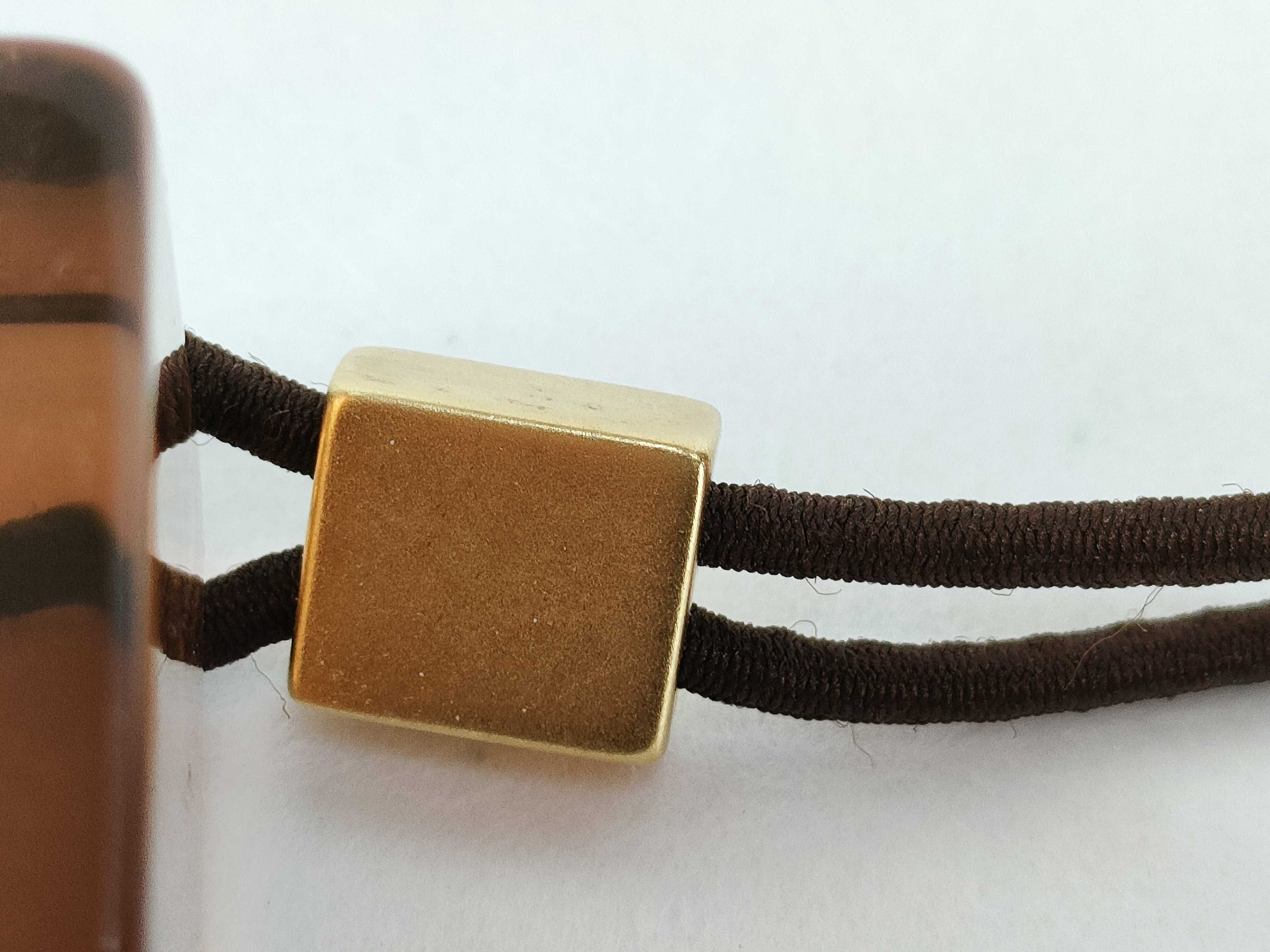 R23537 / Serial number unknown / Hair cube hair accessory — view 6