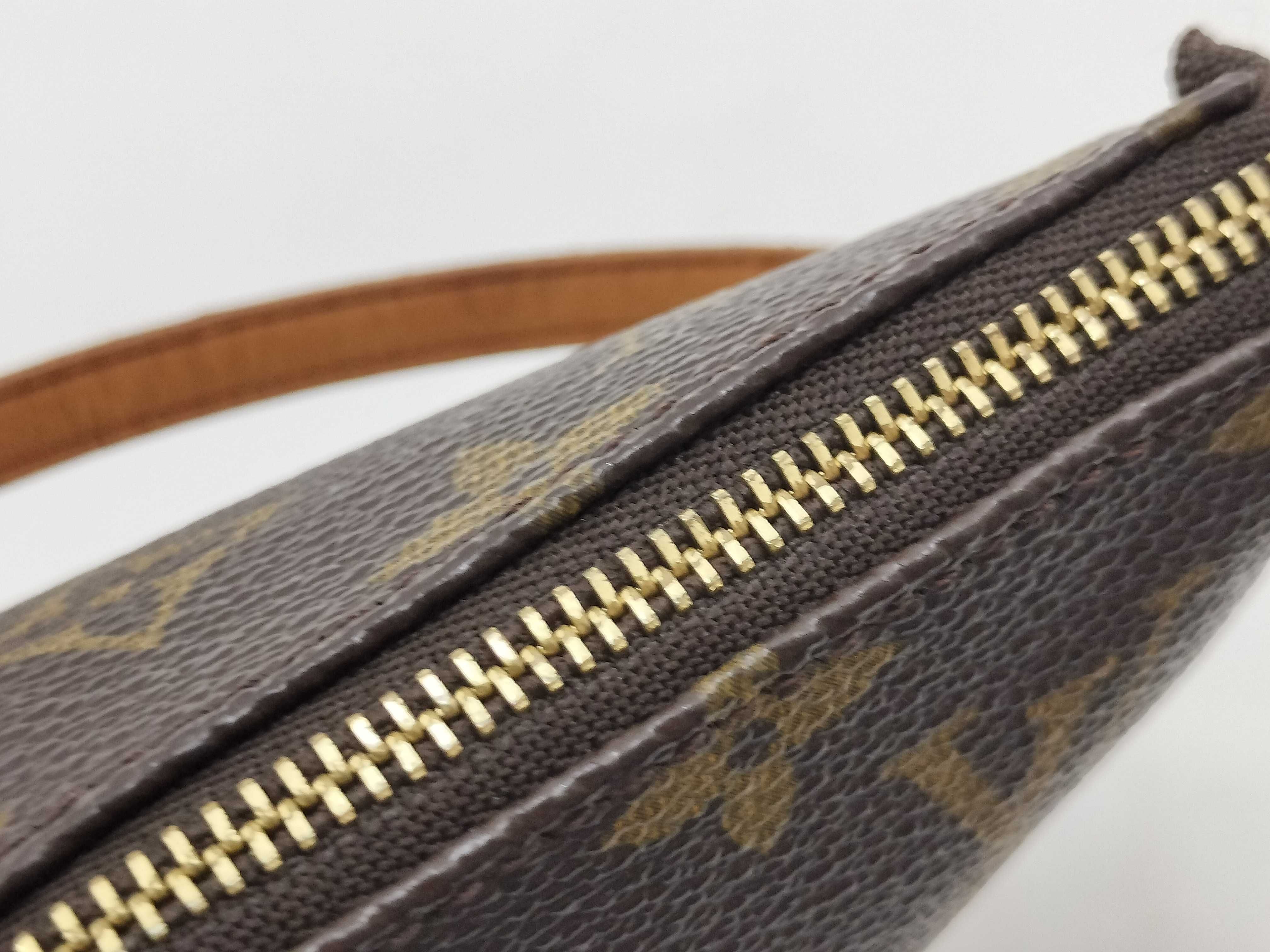 Monogram LV Pochette Accessoires M51980 Pouch — view 11