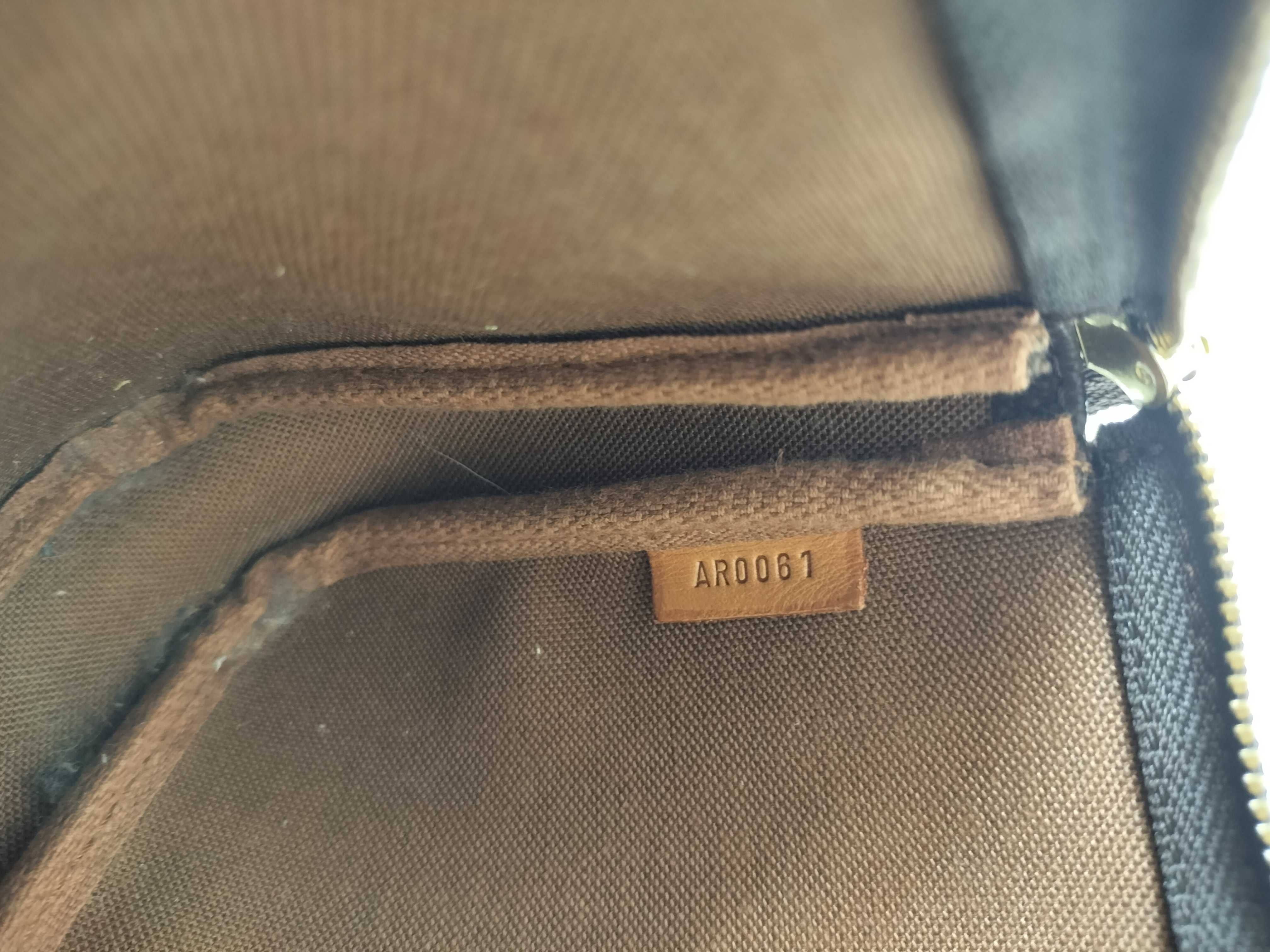 Monogram LV Pochette Accessoires M51980 Pouch — view 14