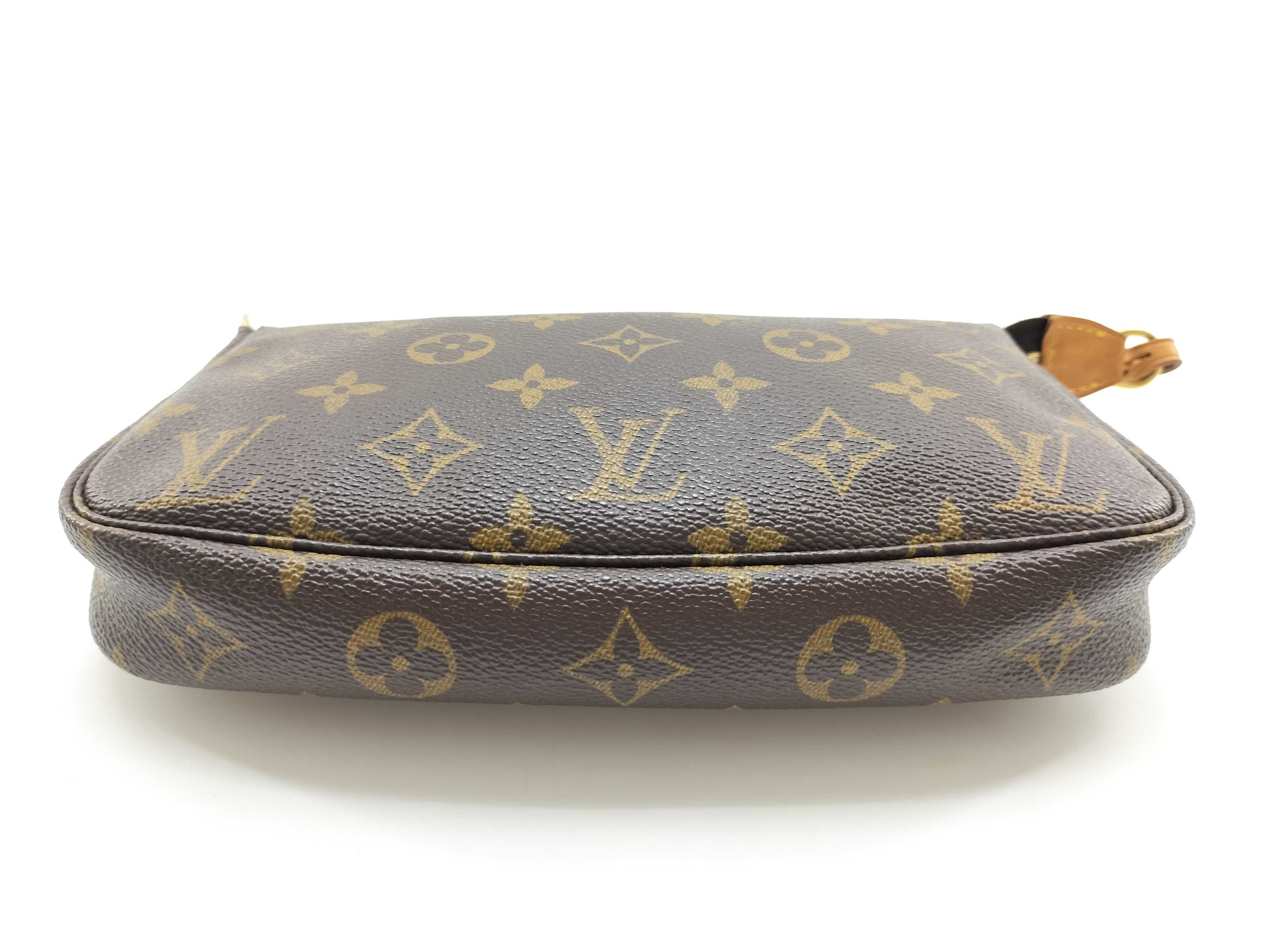 Monogram LV Pochette Accessoires M51980 Pouch — view 3