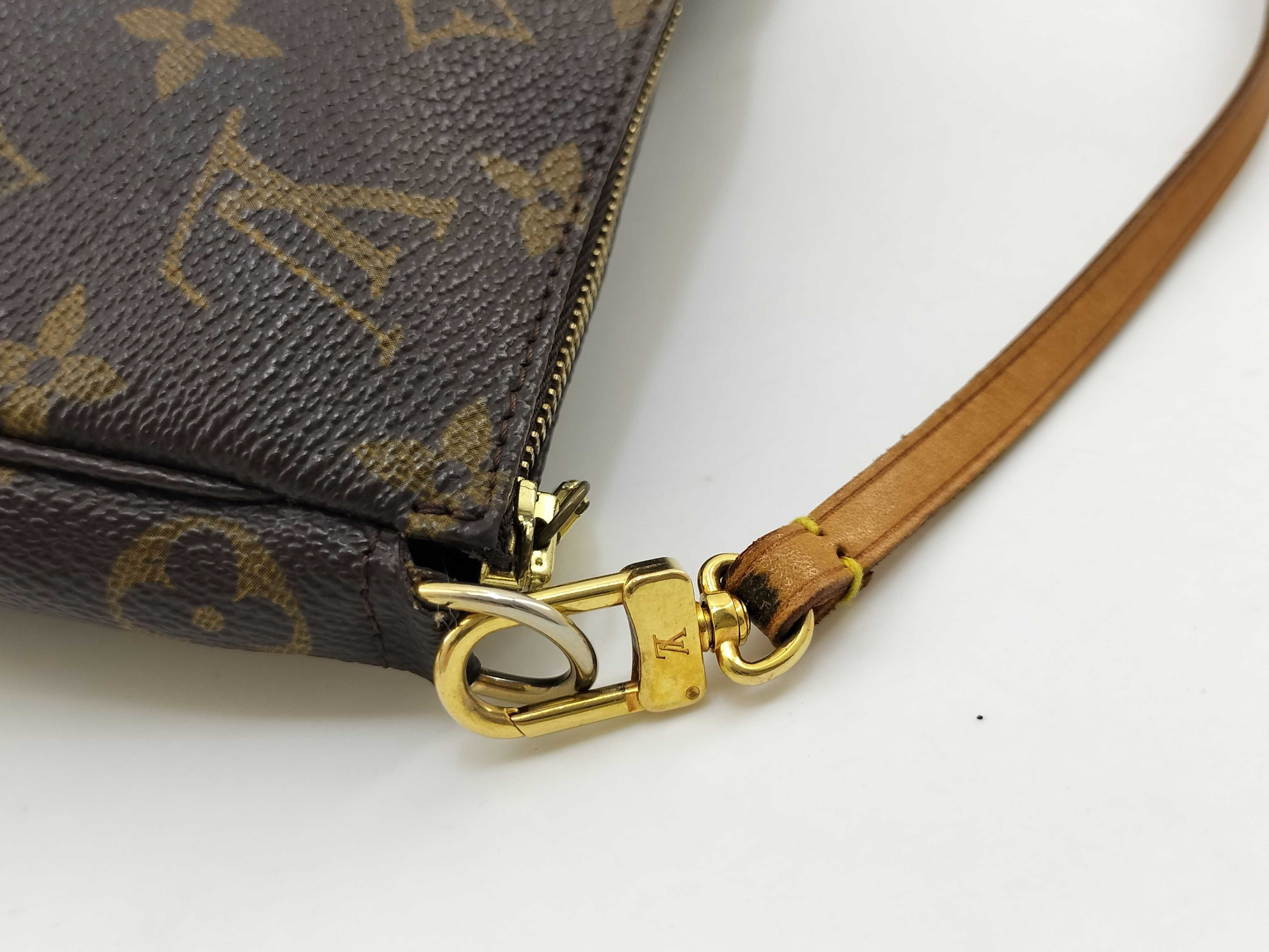 Monogram LV Pochette Accessoires M51980 Pouch — view 8