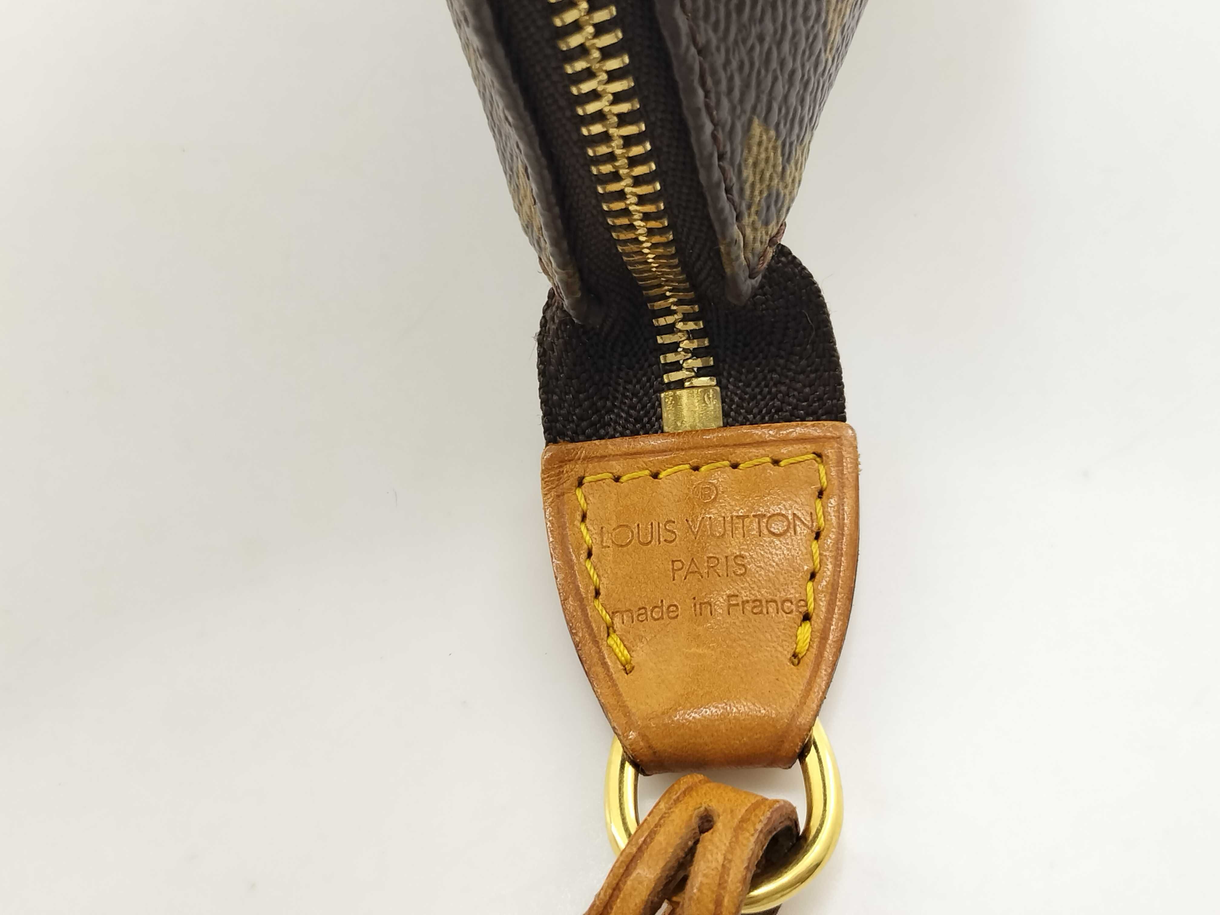 Monogram LV Pochette Accessoires M51980 Pouch — view 9
