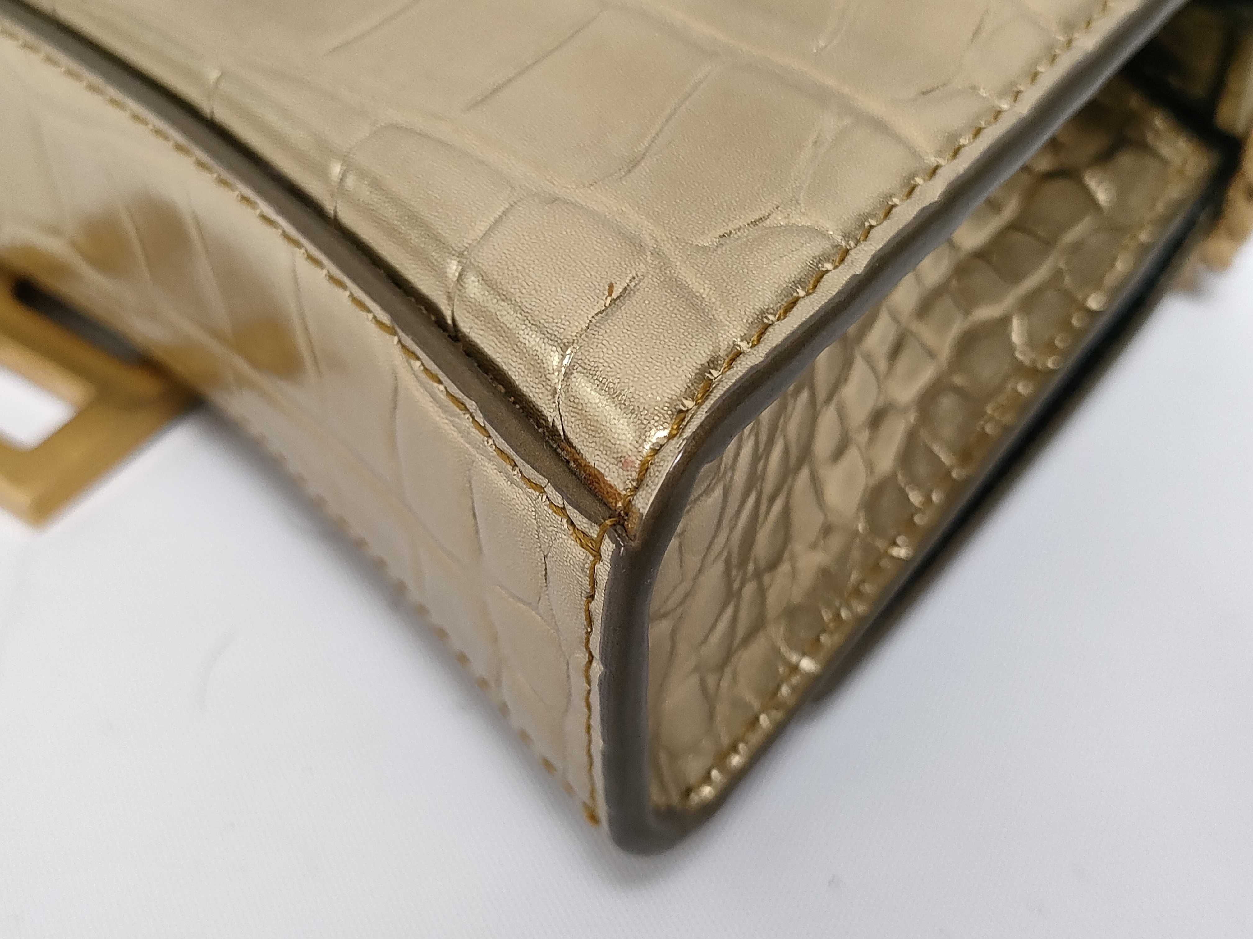 Hourglass Chain Shoulder Bag — view 4