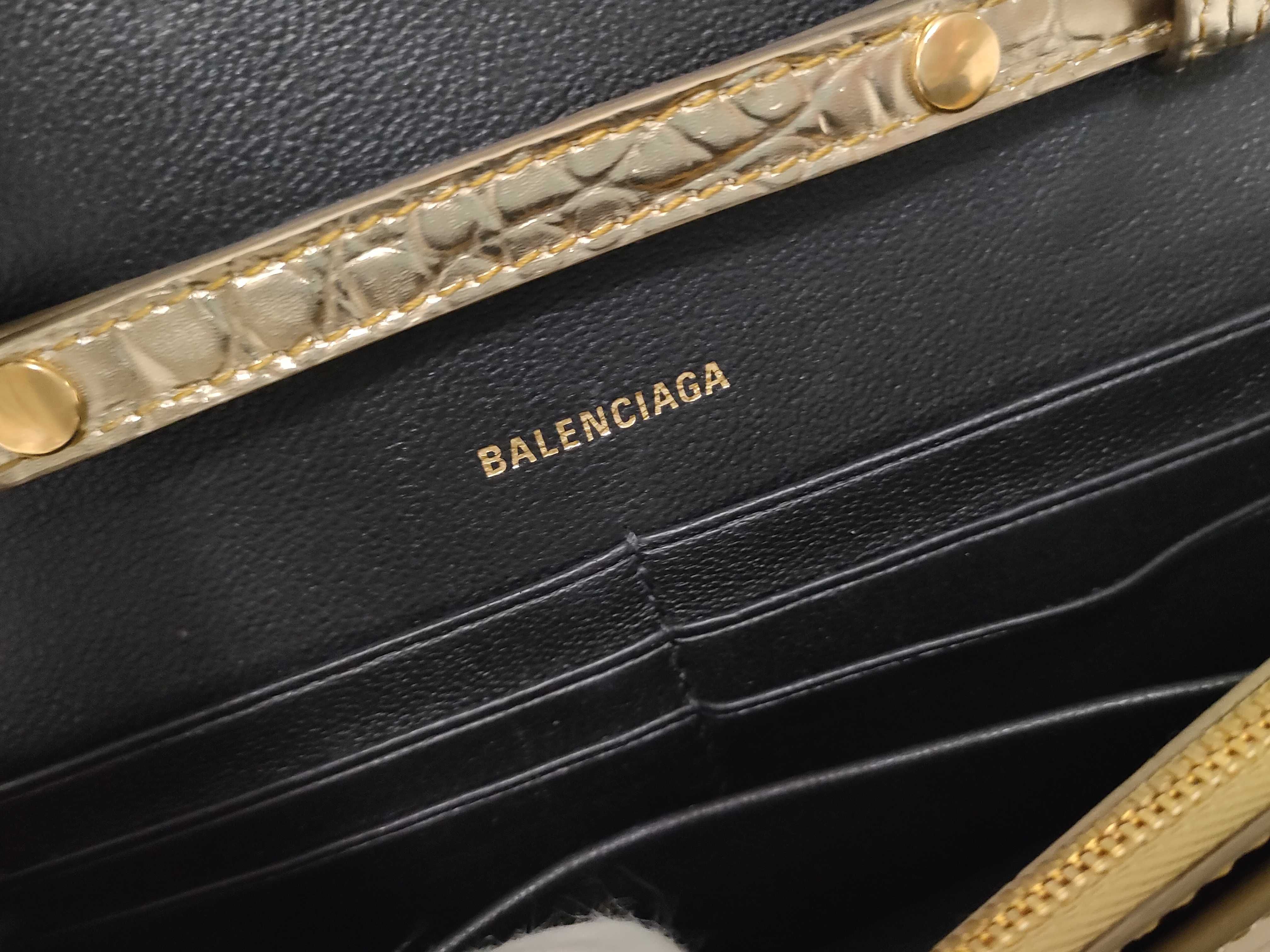 Hourglass Chain Shoulder Bag — view 10
