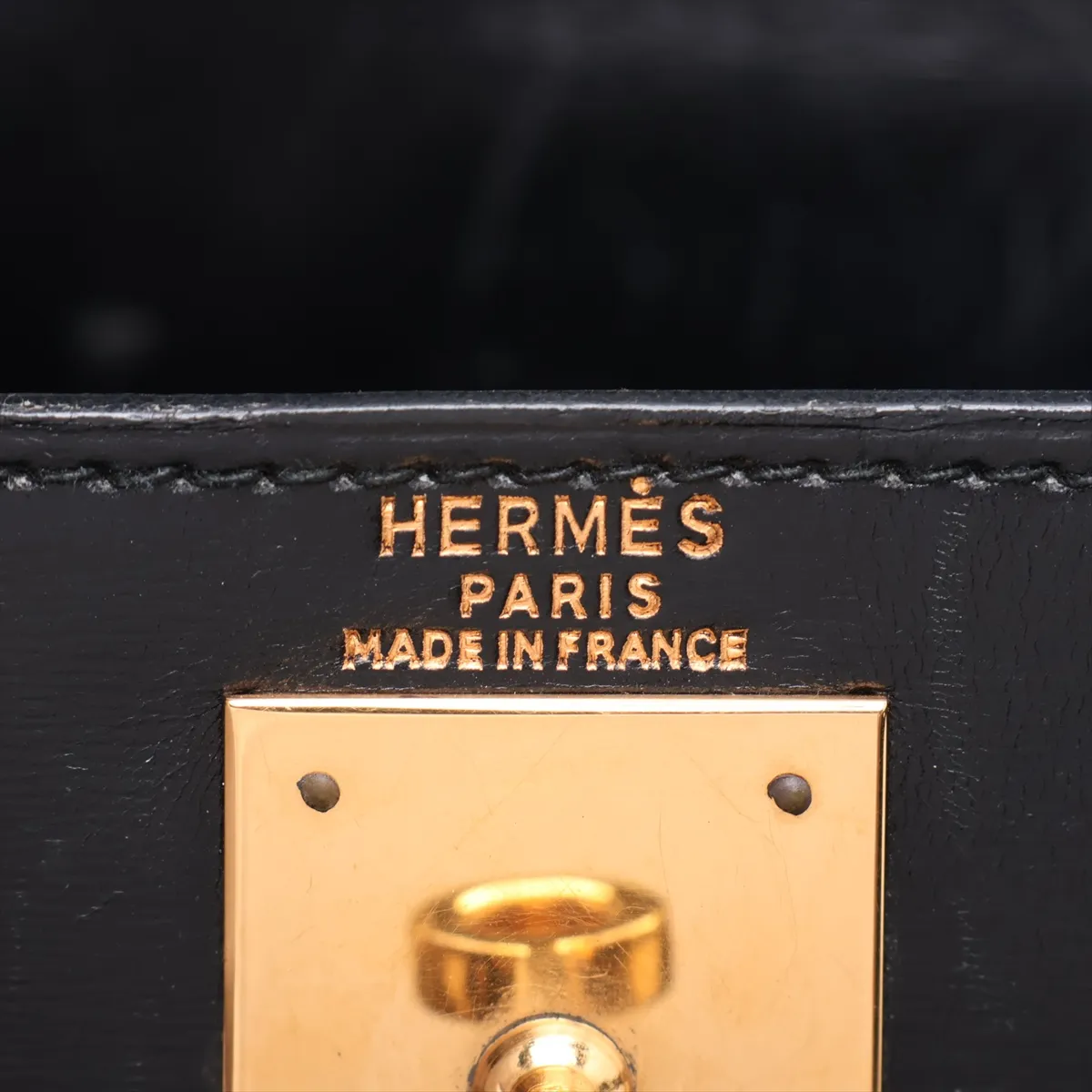 [Individually packaged] Hermes Kelly 28 Sellier Box Calf Black Gold Hardware Q: 1987 Clochette strap torn — view 11