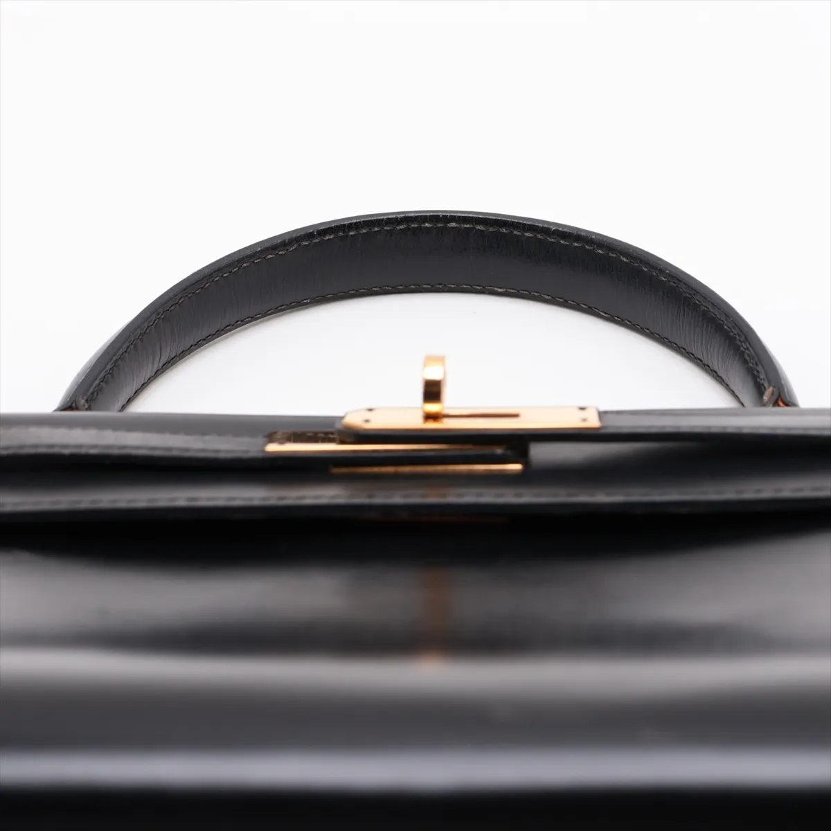 [Individually packaged] Hermes Kelly 28 Sellier Box Calf Black Gold Hardware Q: 1987 Clochette strap torn — view 6