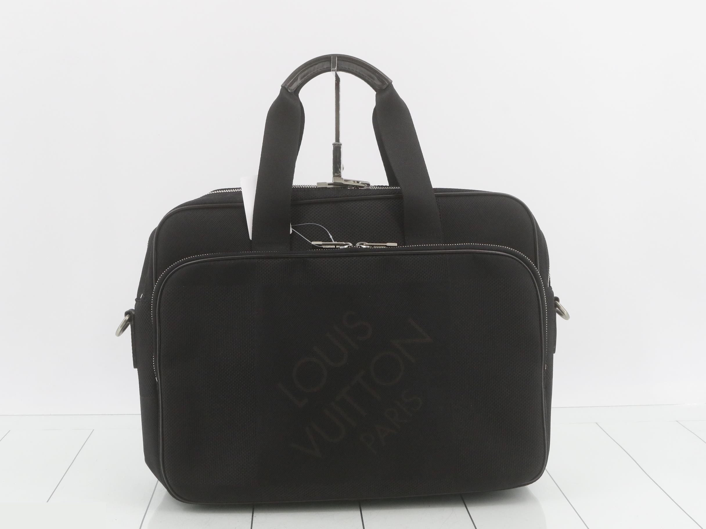 Associé PM Noir with shoulder strap