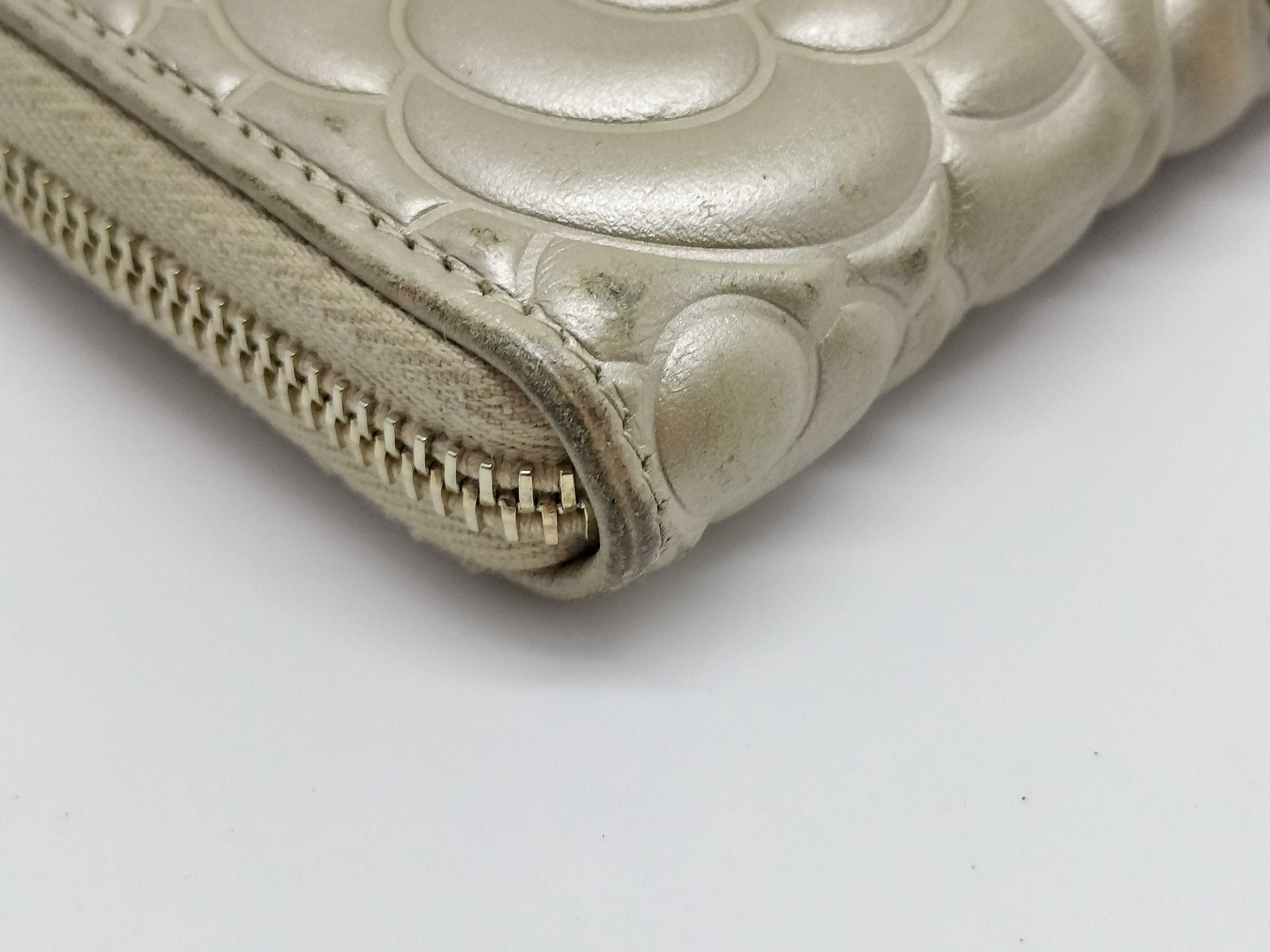 Camellia Leather Rhinestone Round Zip Long Wallet — view 3