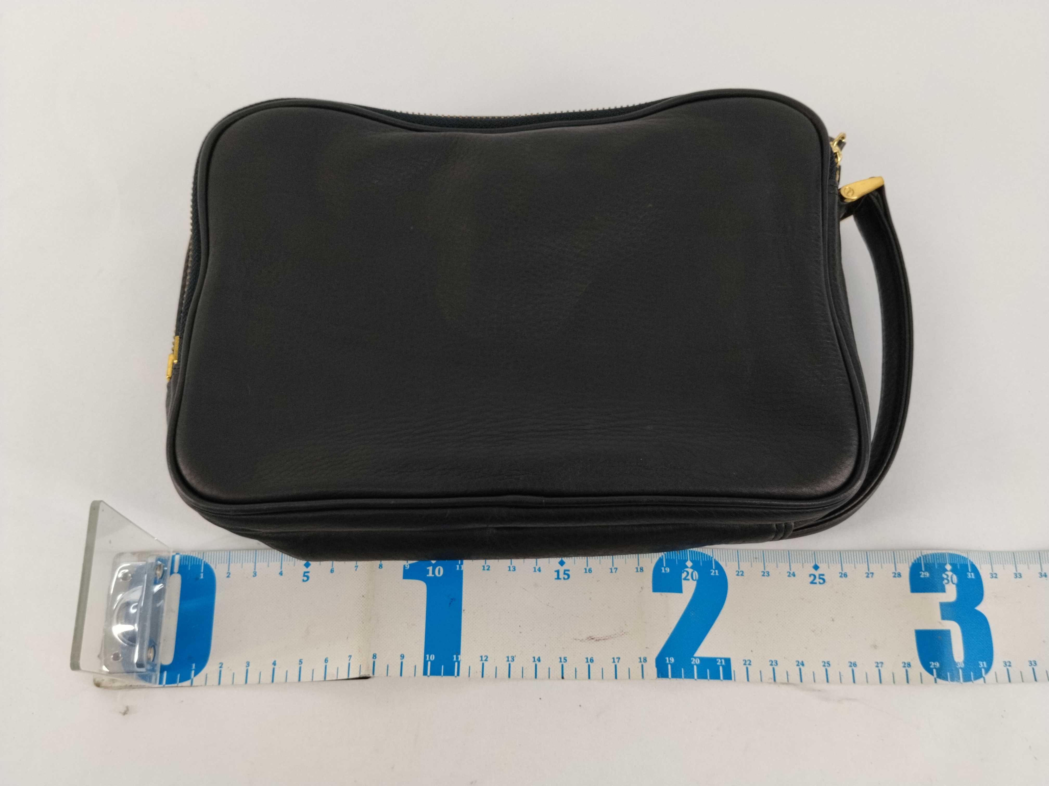 Shoulder Bag BB Logo Black Leather Clutch Bag — view 2