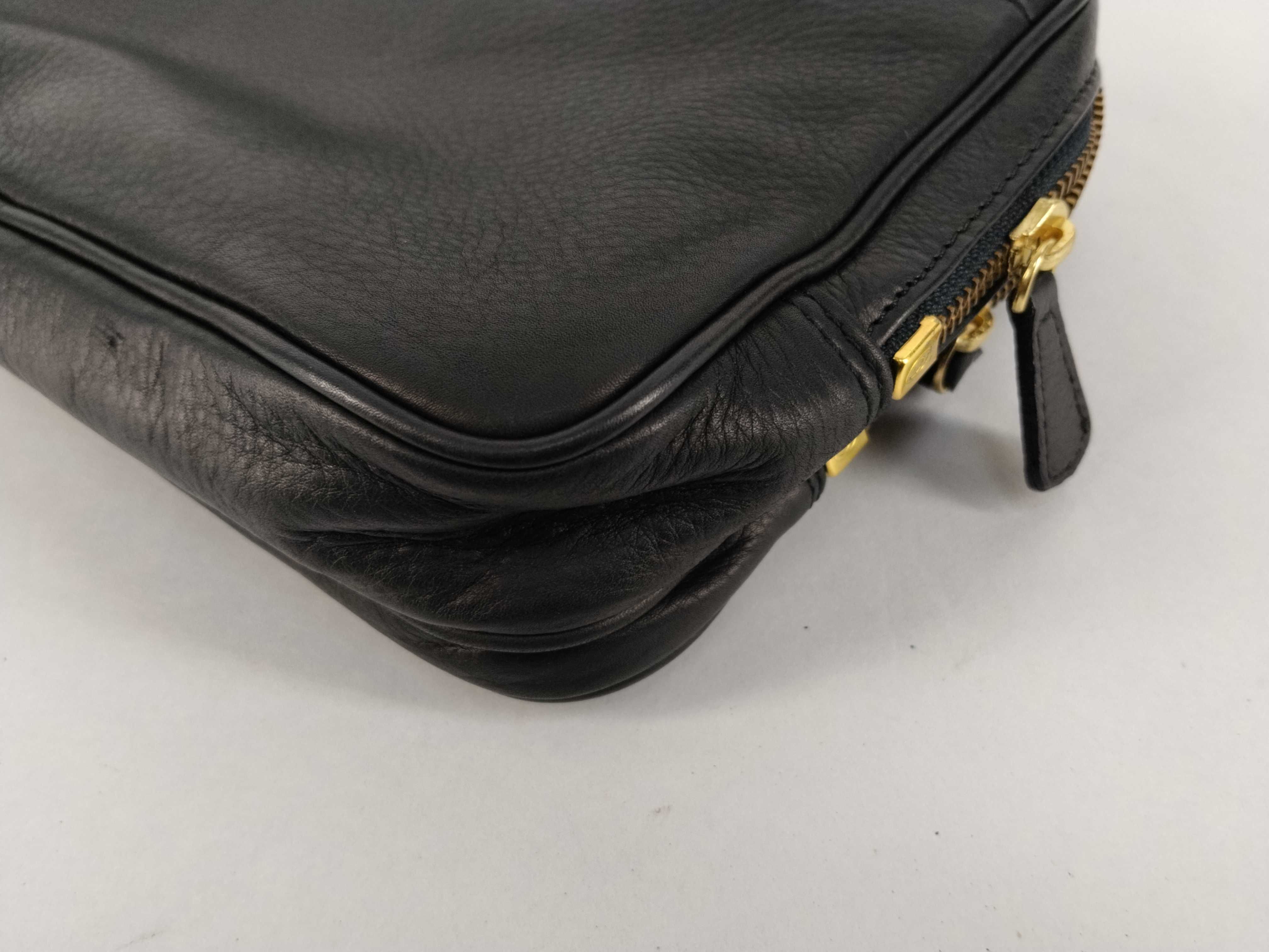 Shoulder Bag BB Logo Black Leather Clutch Bag — view 15