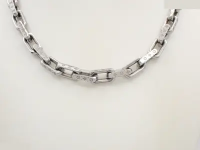 Necklace, neck circumference approximately 52 cm