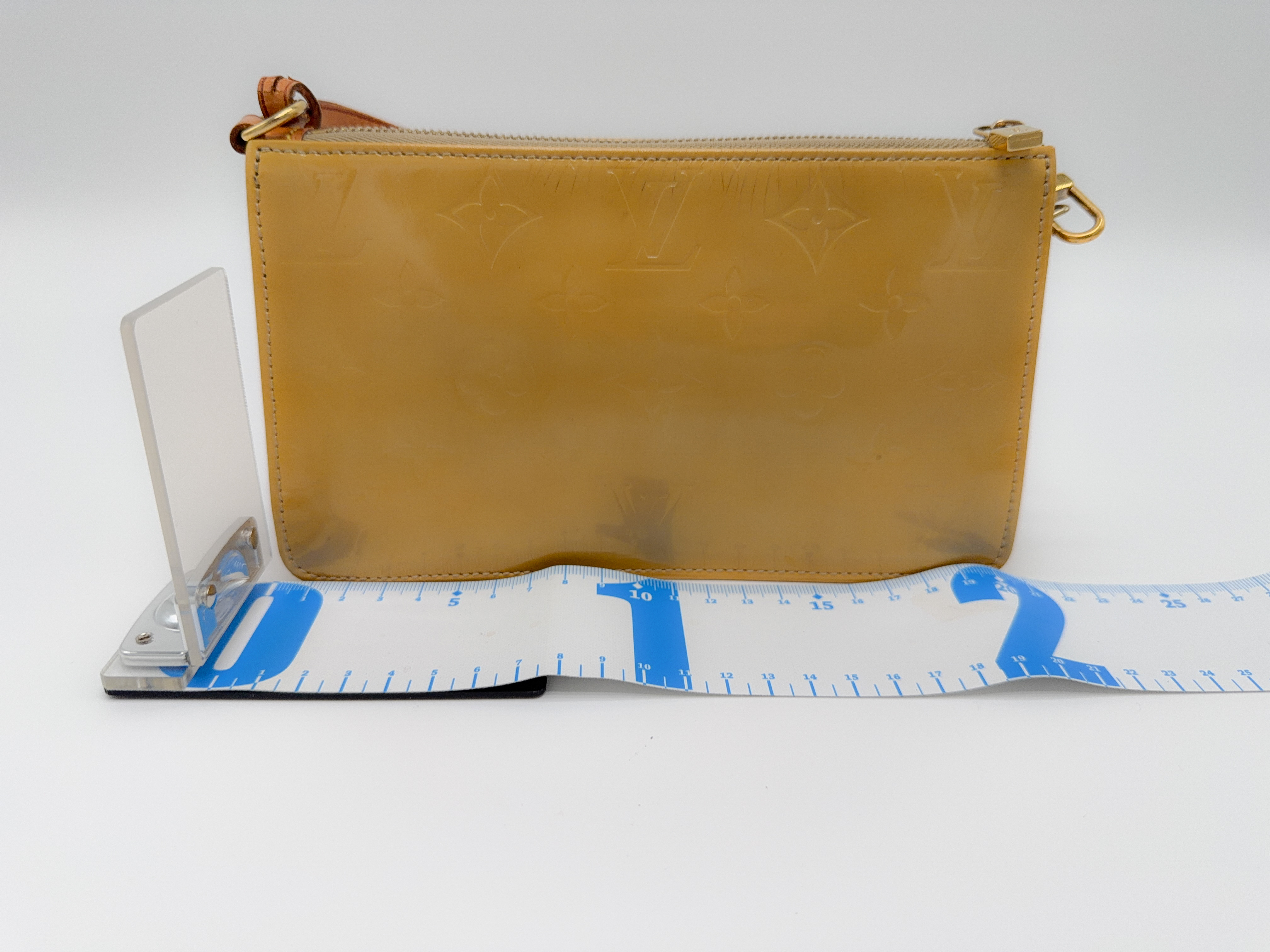Monogram Vernis M91010 Lexington Beige Pouch — view 2