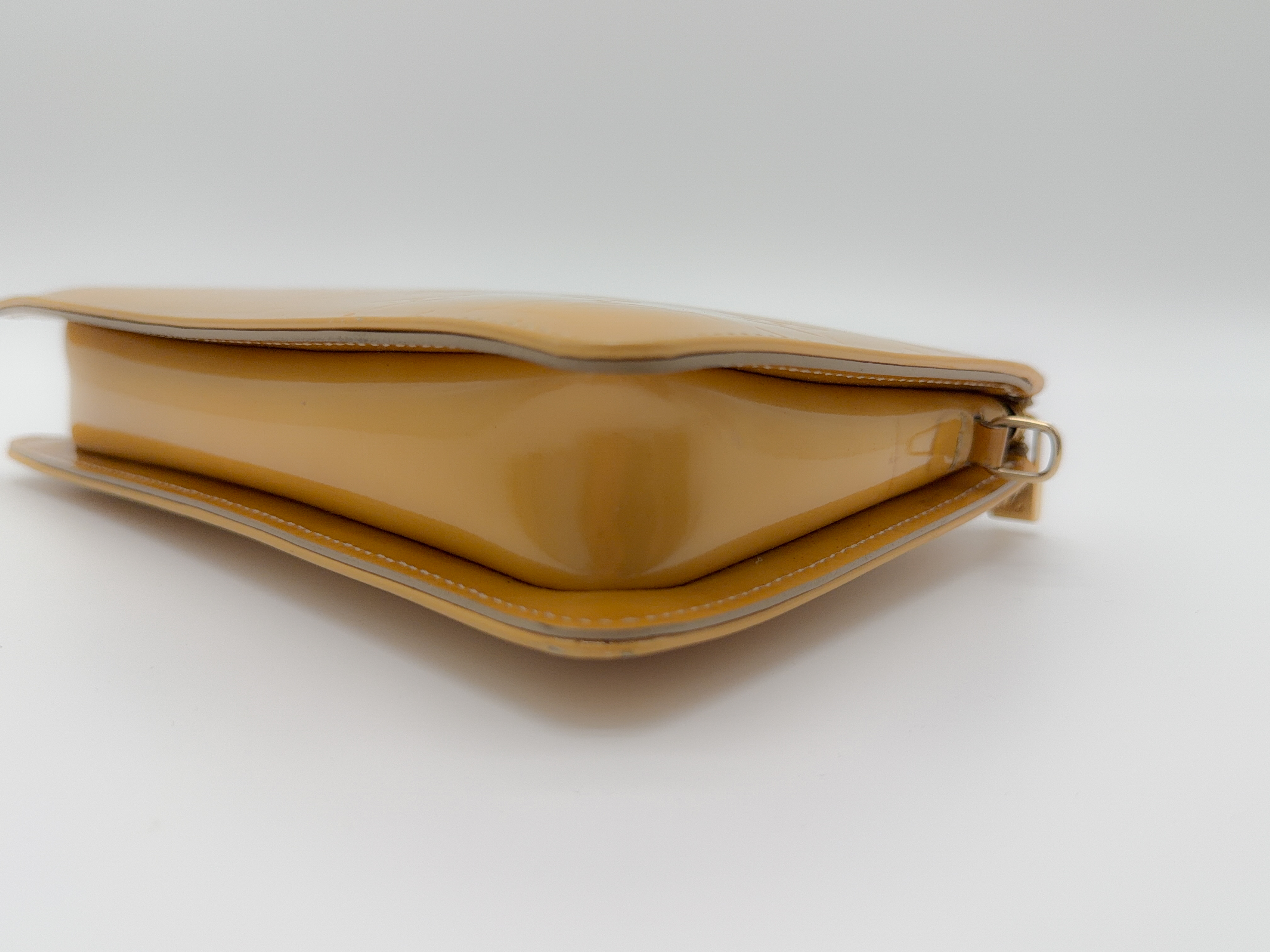 Monogram Vernis M91010 Lexington Beige Pouch — view 5
