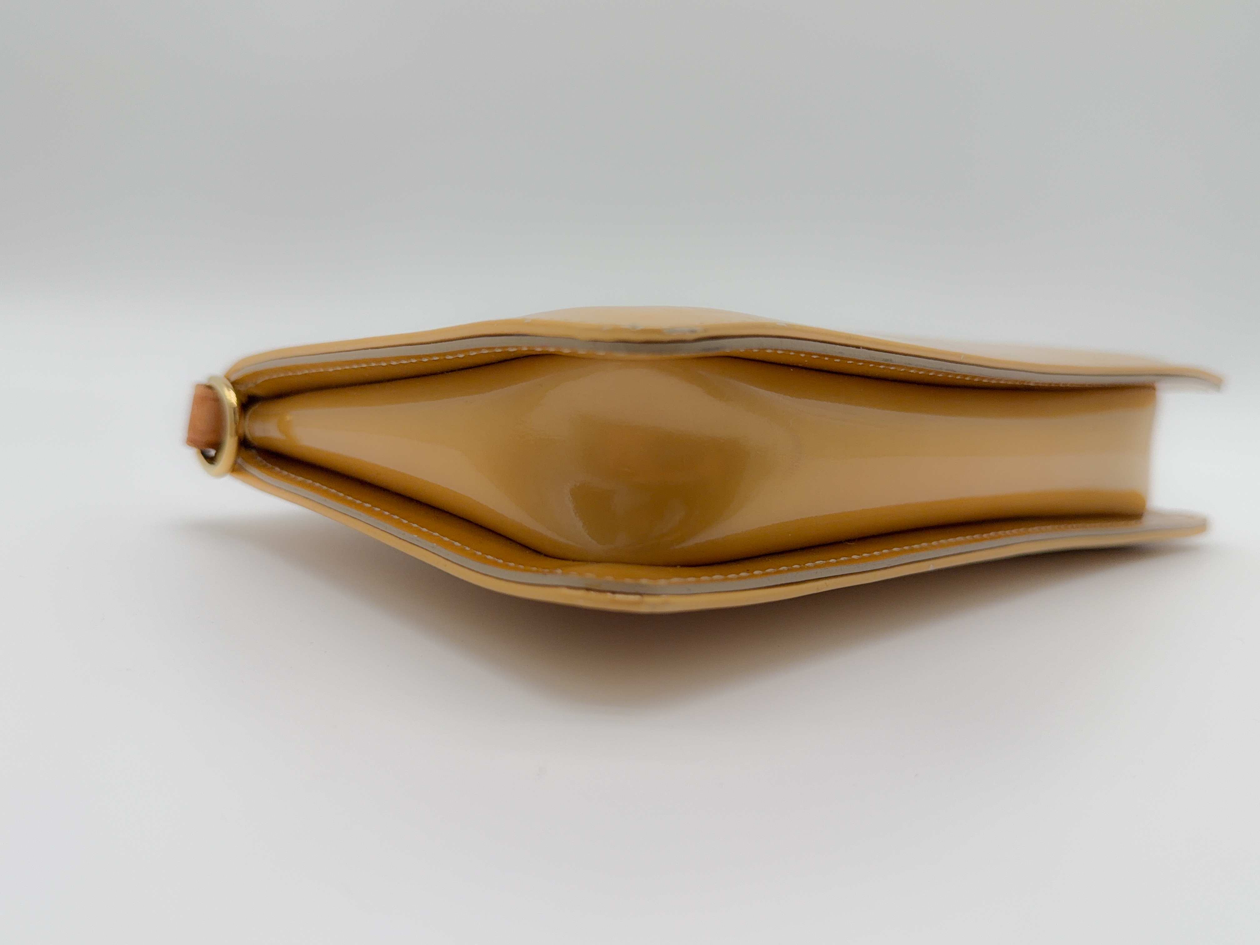 Monogram Vernis M91010 Lexington Beige Pouch — view 6