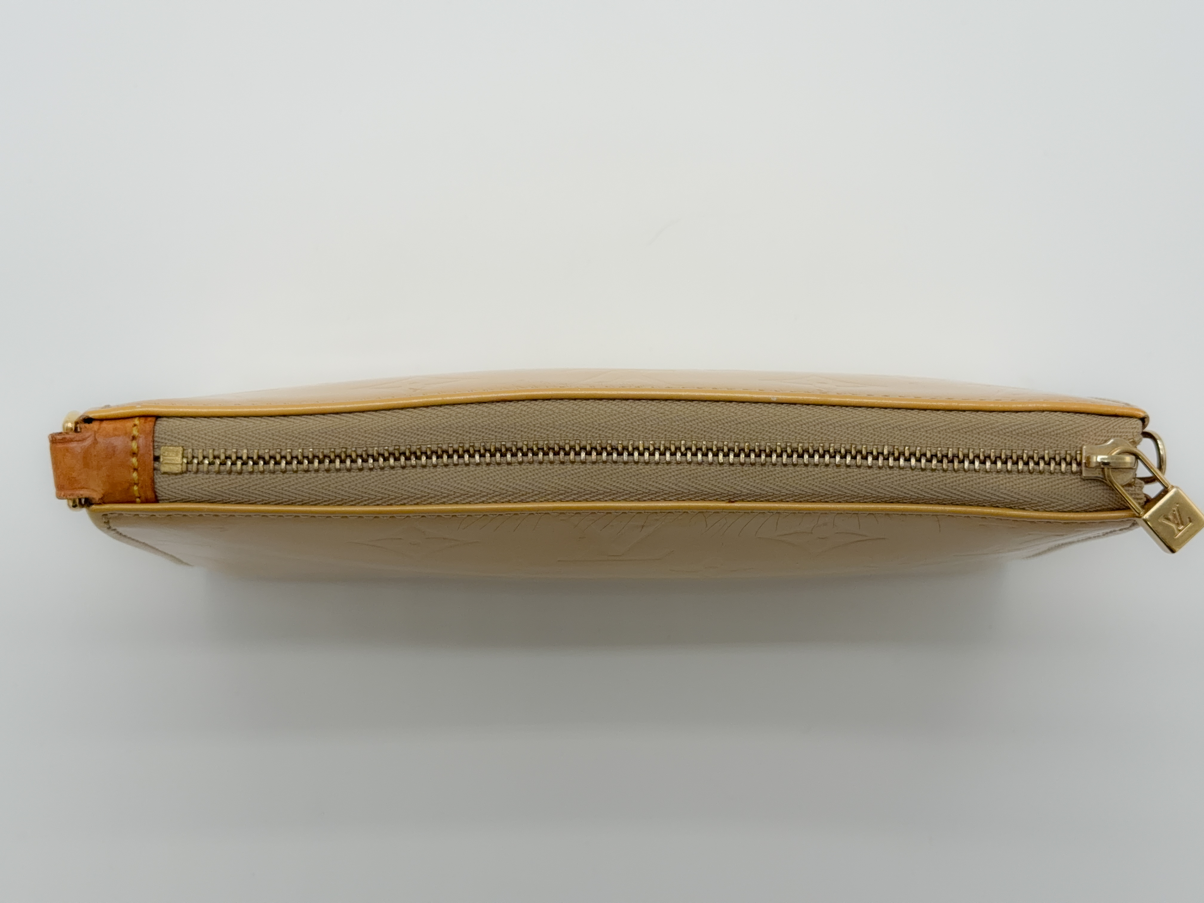 Monogram Vernis M91010 Lexington Beige Pouch — view 8