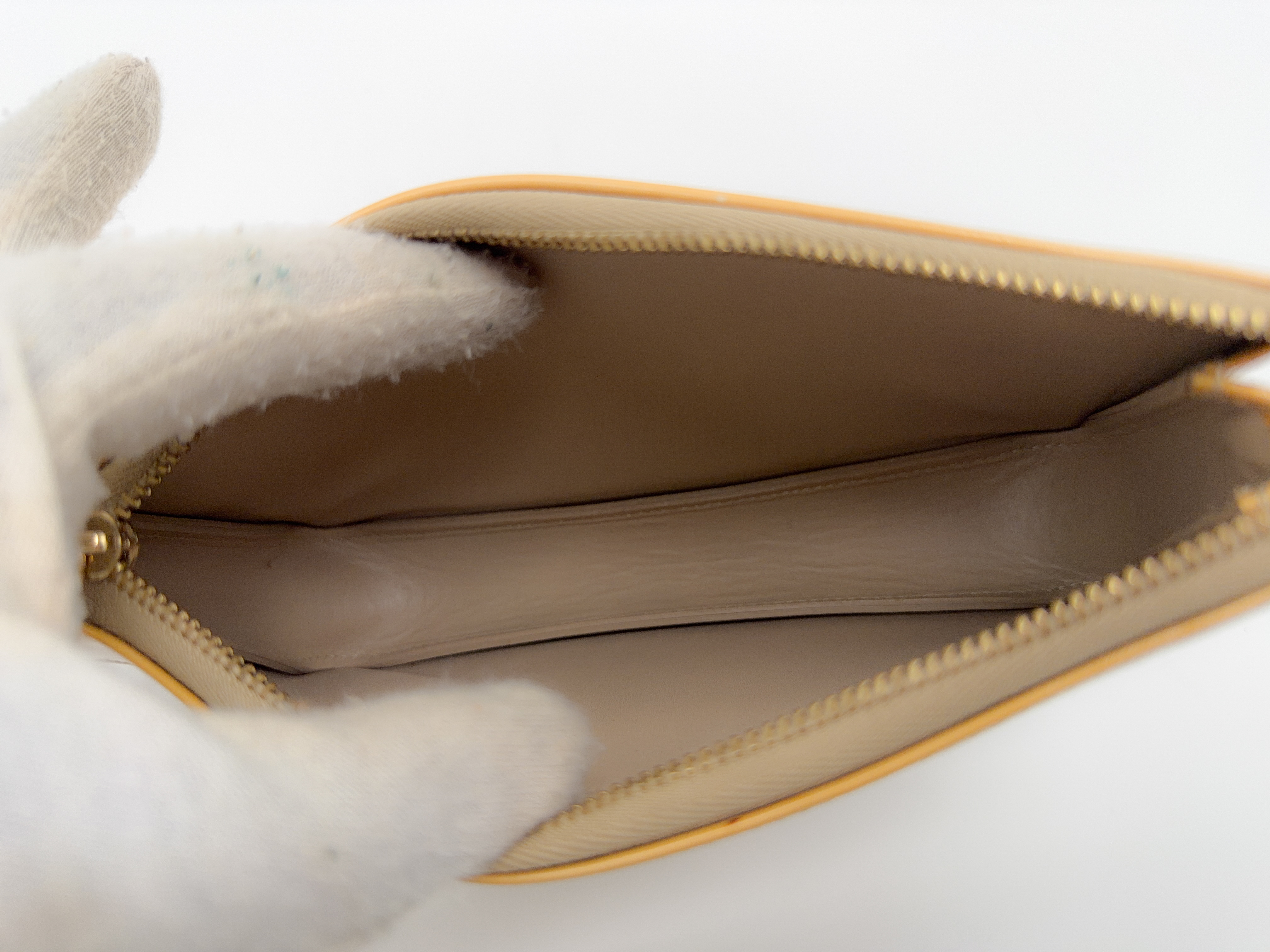 Monogram Vernis M91010 Lexington Beige Pouch — view 9