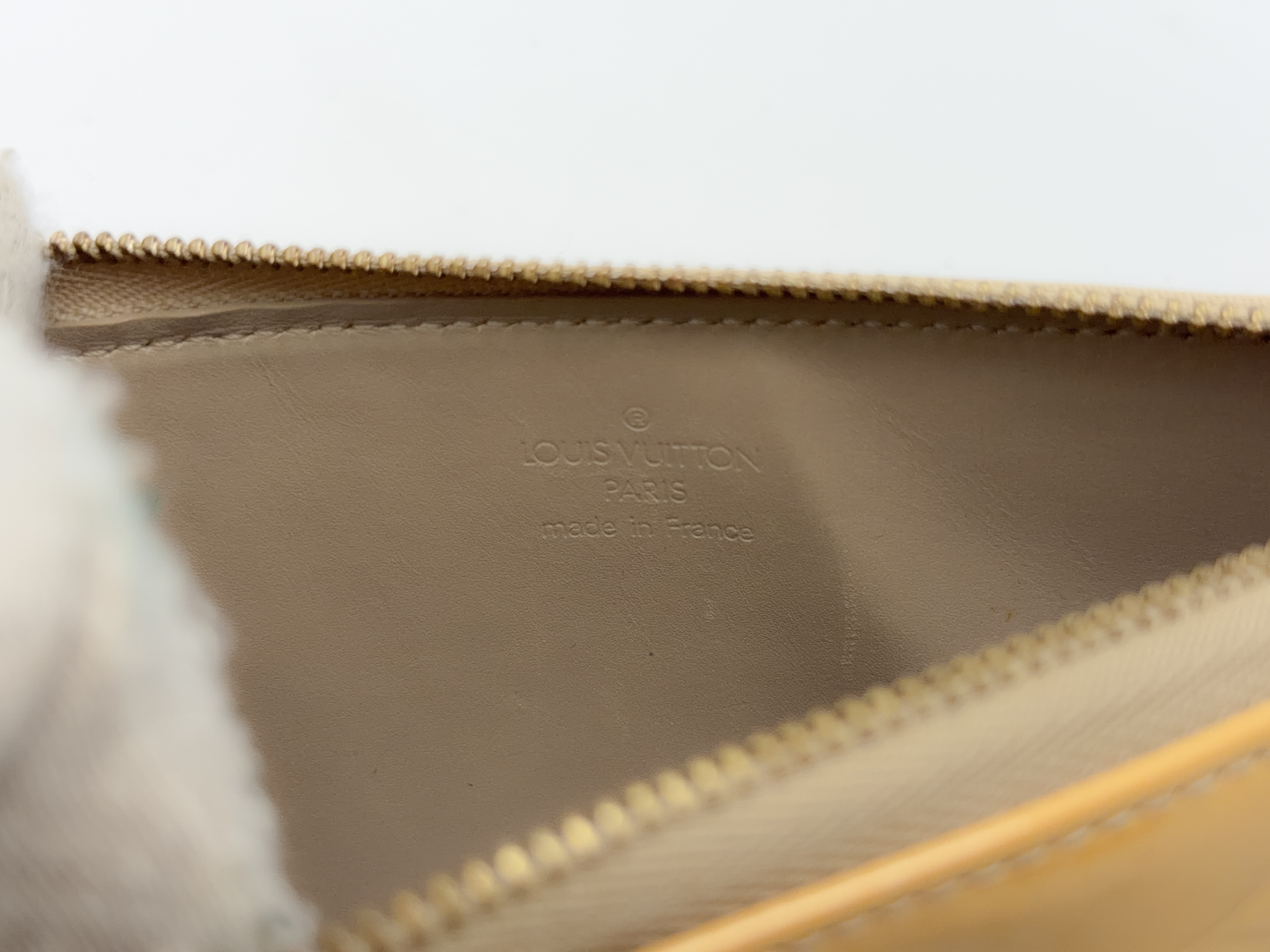 Monogram Vernis M91010 Lexington Beige Pouch — view 10