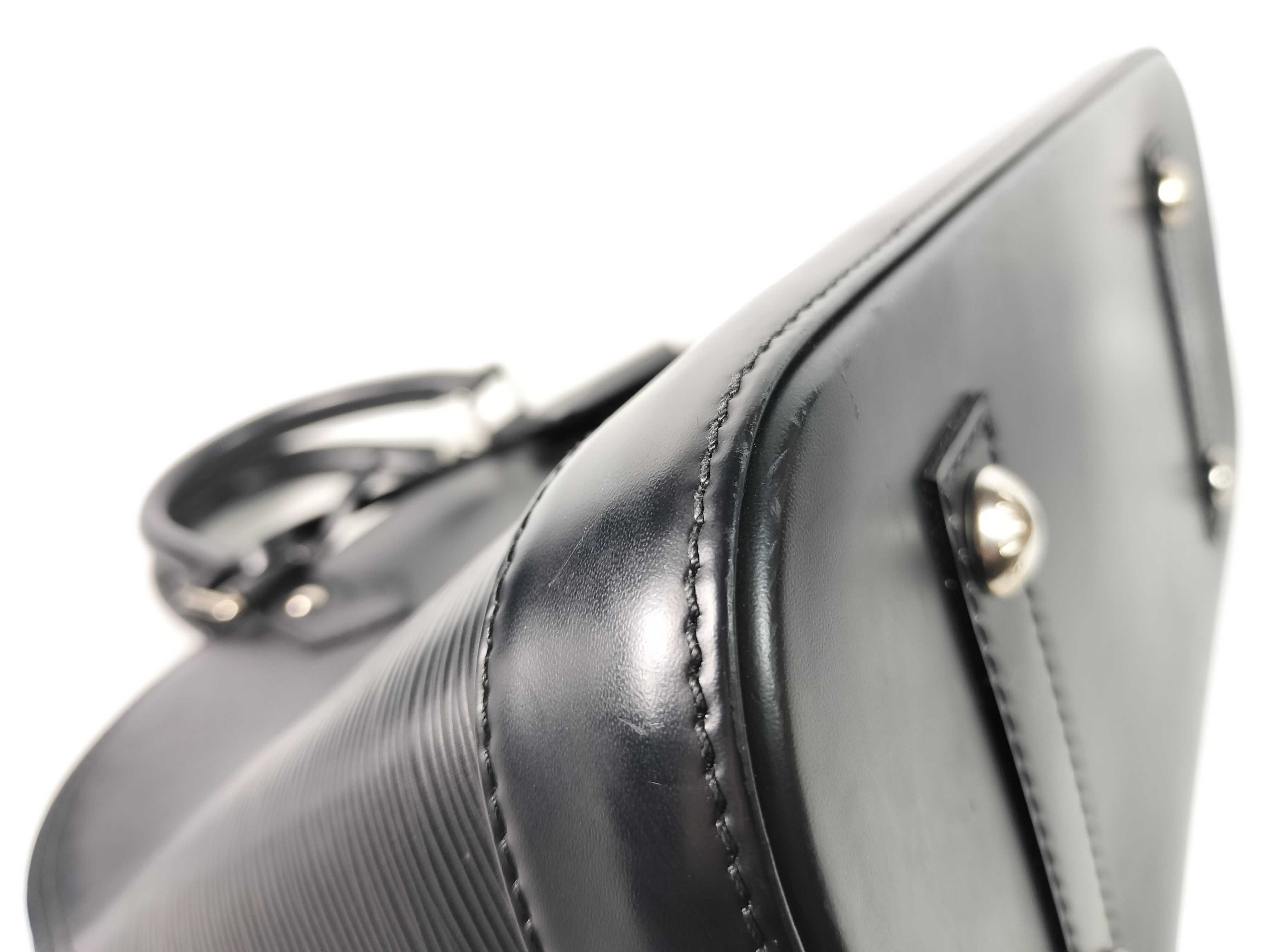 Epi Leather Alma M40302 Handbag — view 4