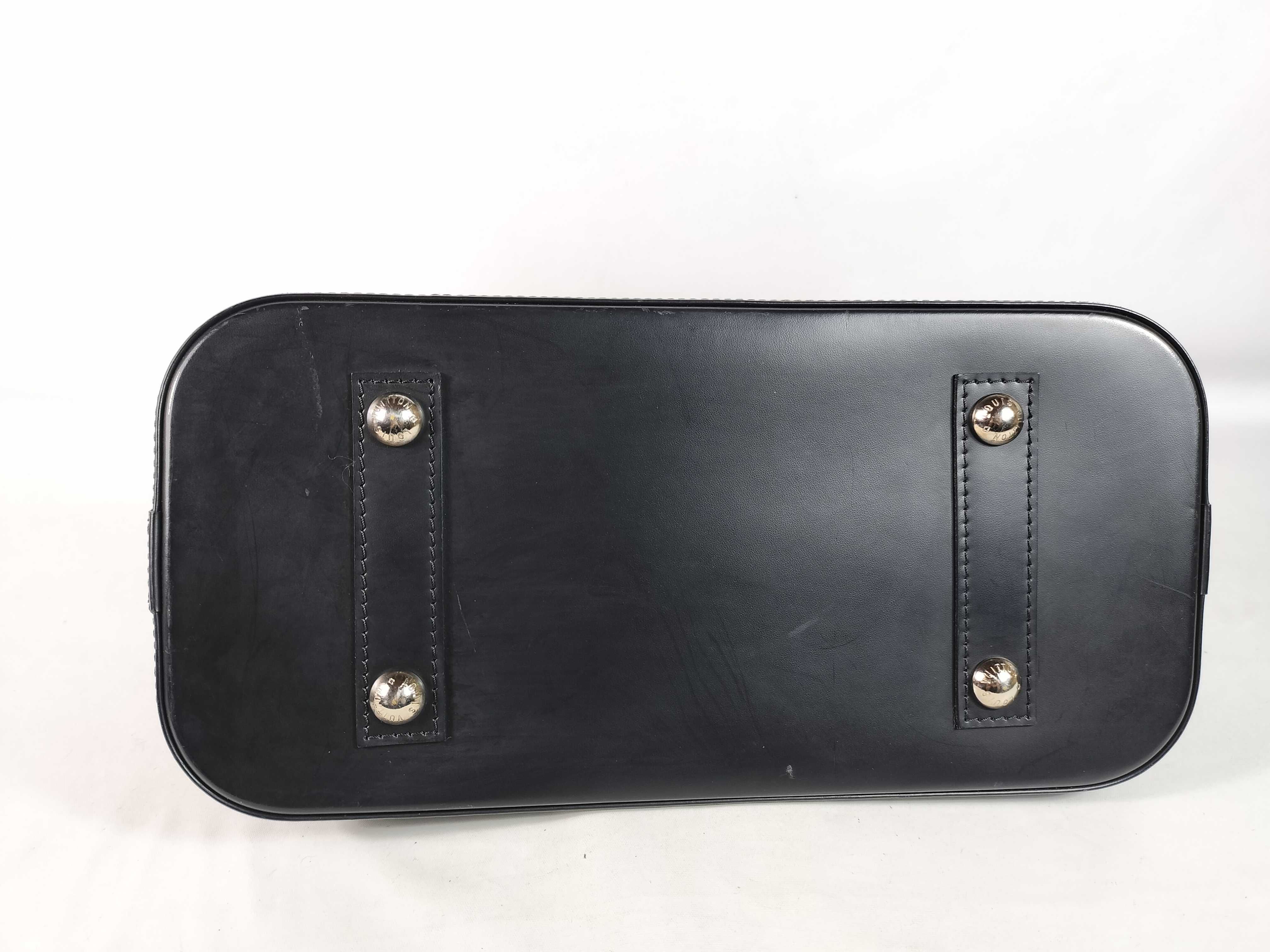 Epi Leather Alma M40302 Handbag — view 5