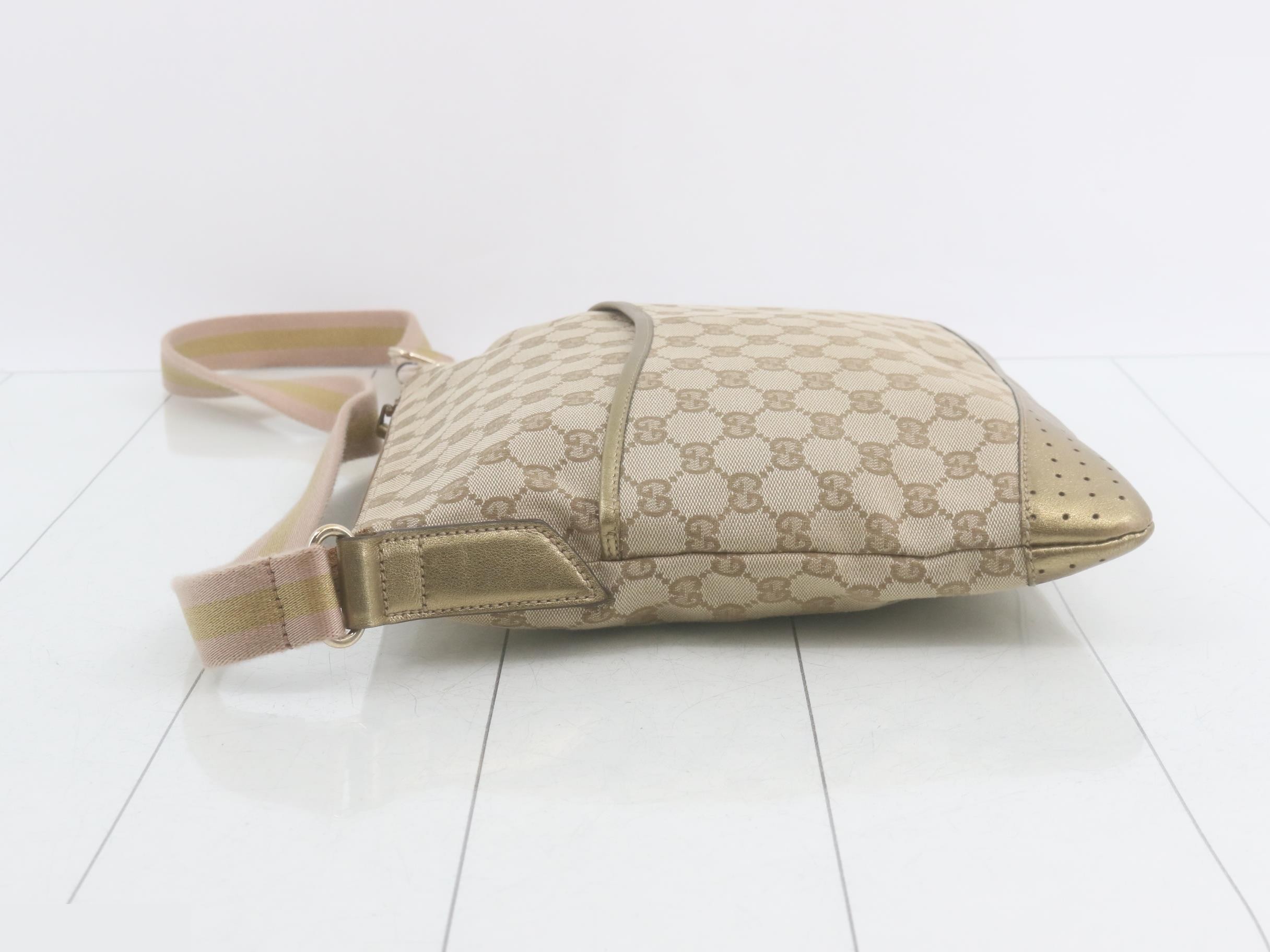 GG Canvas Shoulder Bag — view 4