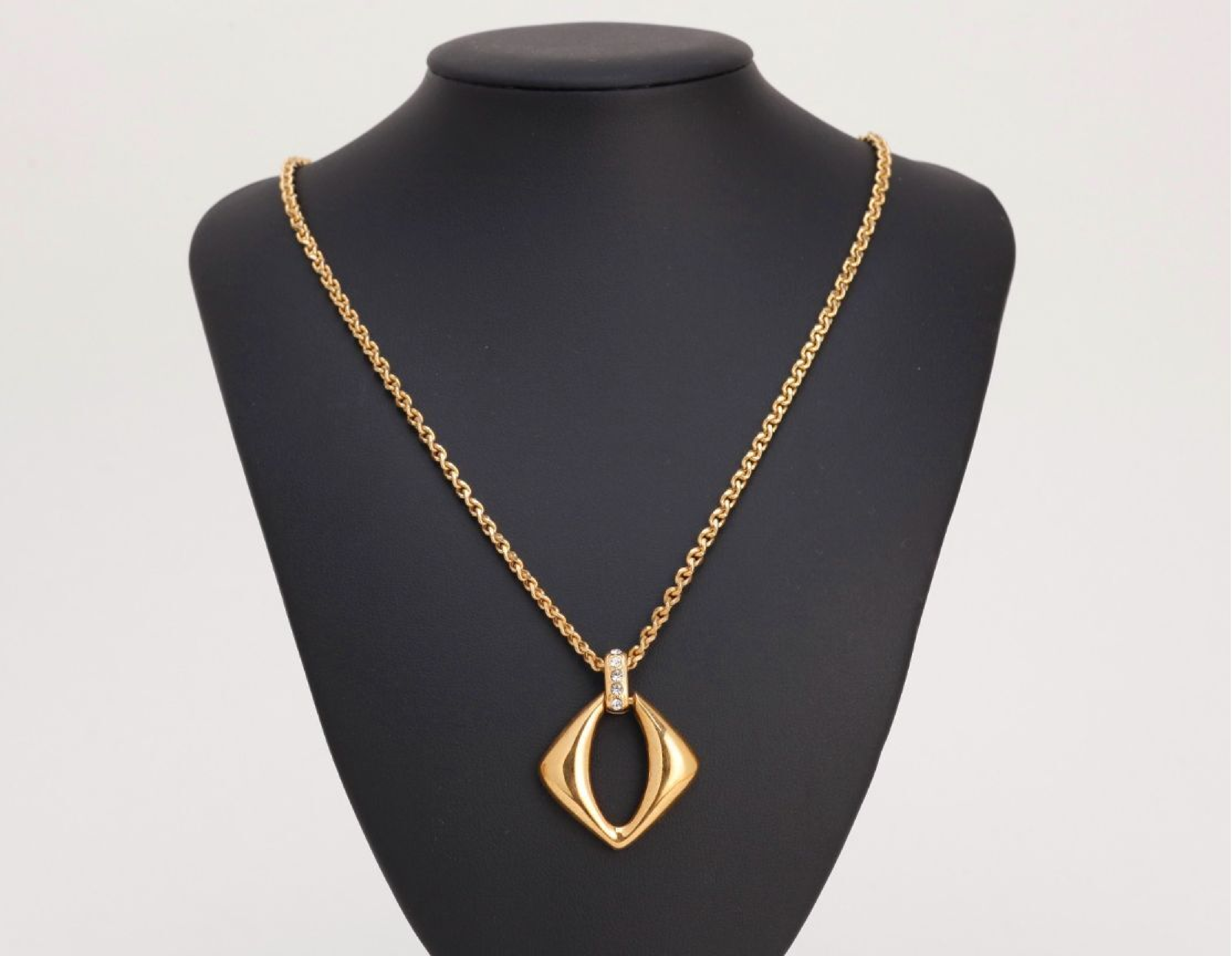 necklace pendant, chain approximately 60cm. — view 2