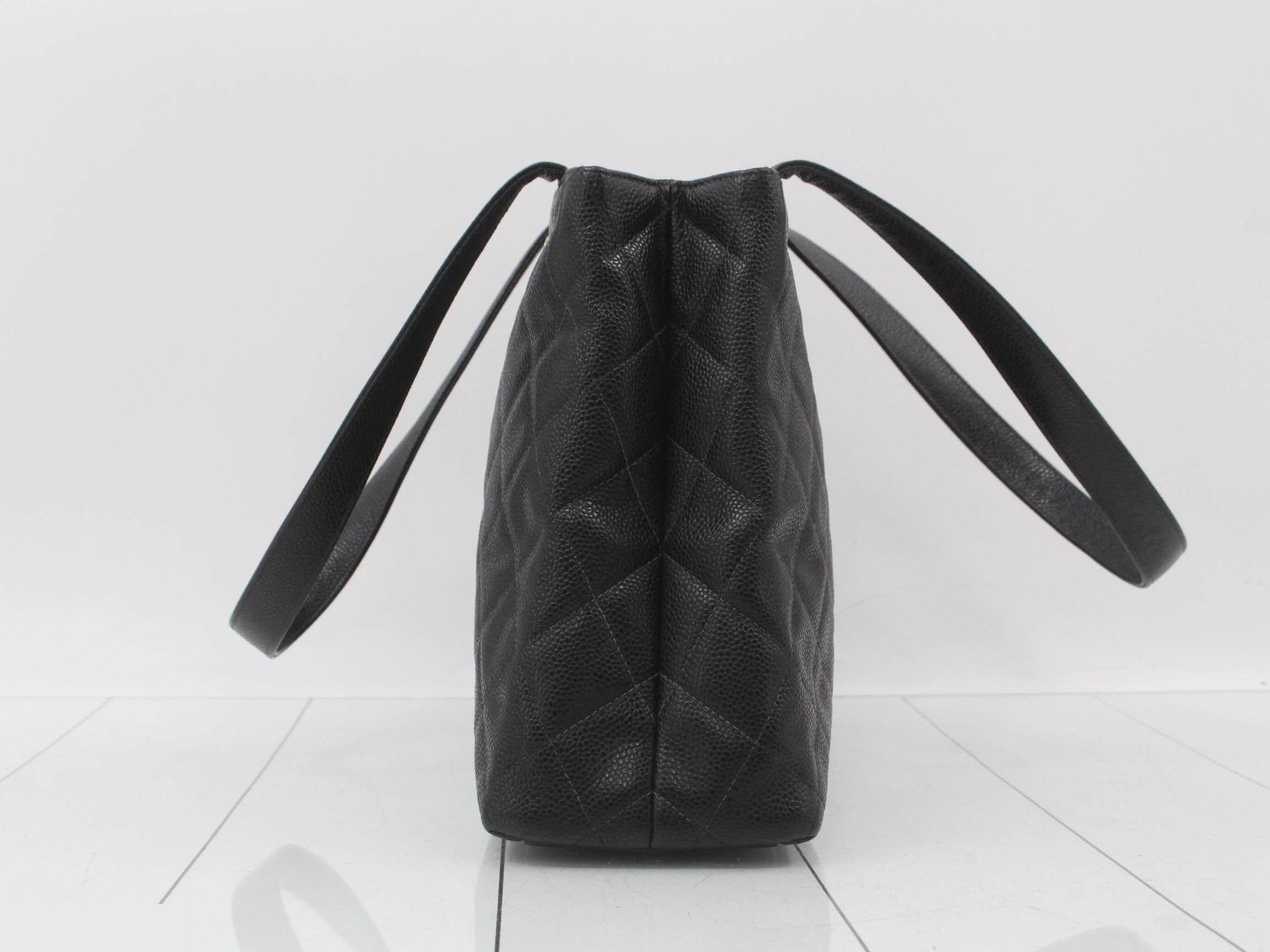 Matelassé tote bag, caviar leather — view 3