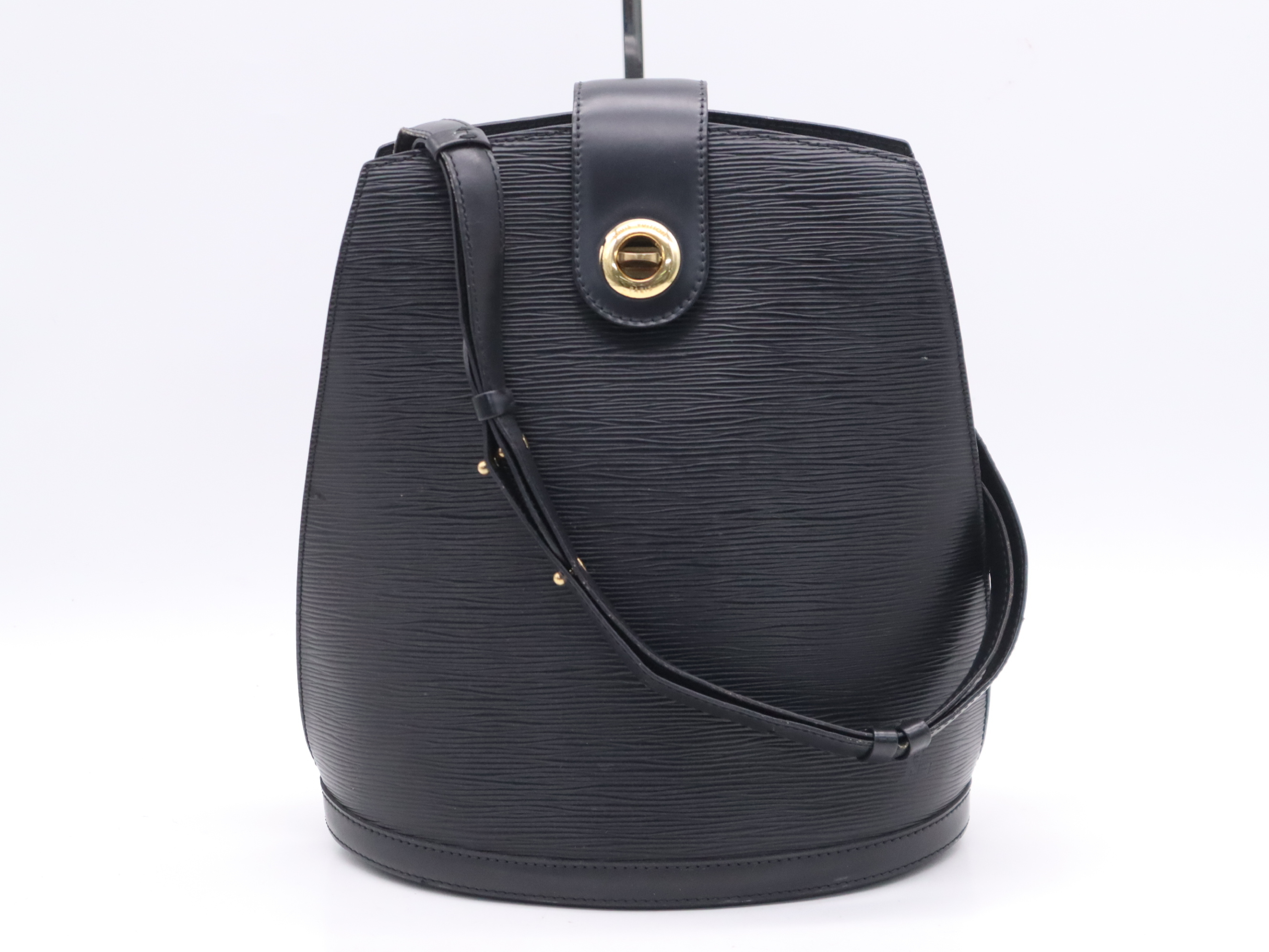 M52252 Epi Cluny Noir Shoulder Bag