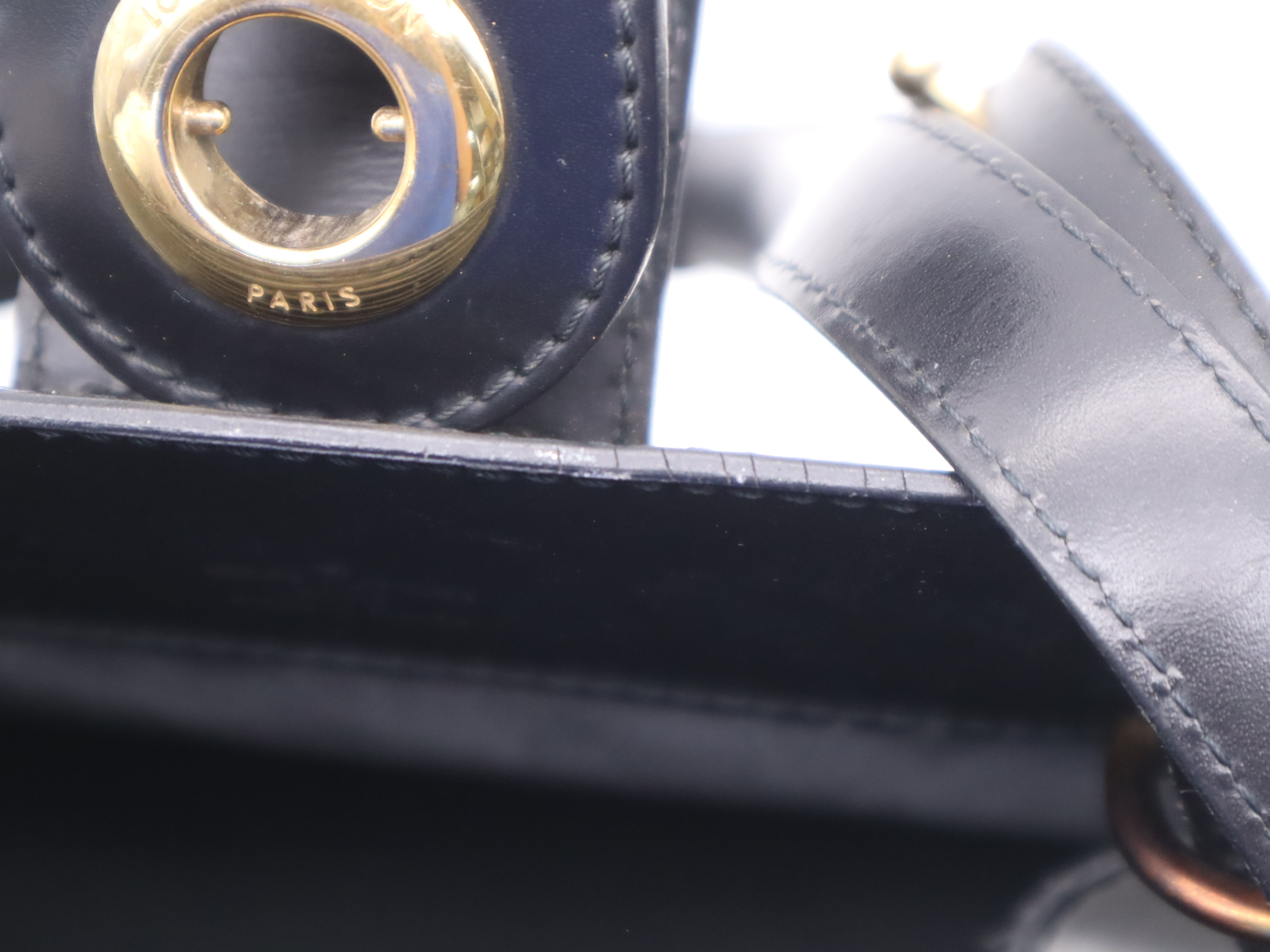 M52252 Epi Cluny Noir Shoulder Bag — view 13