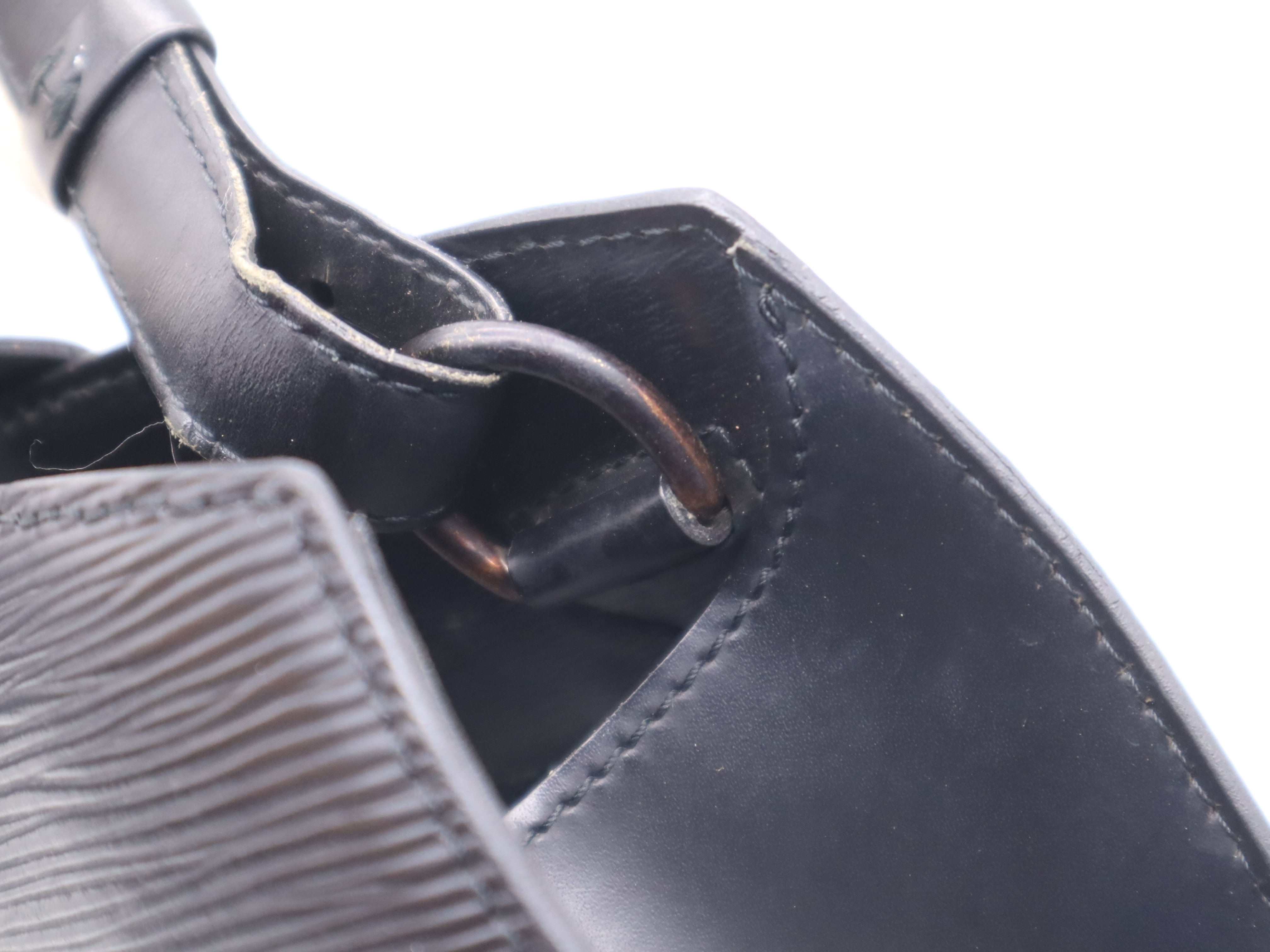M52252 Epi Cluny Noir Shoulder Bag — view 7