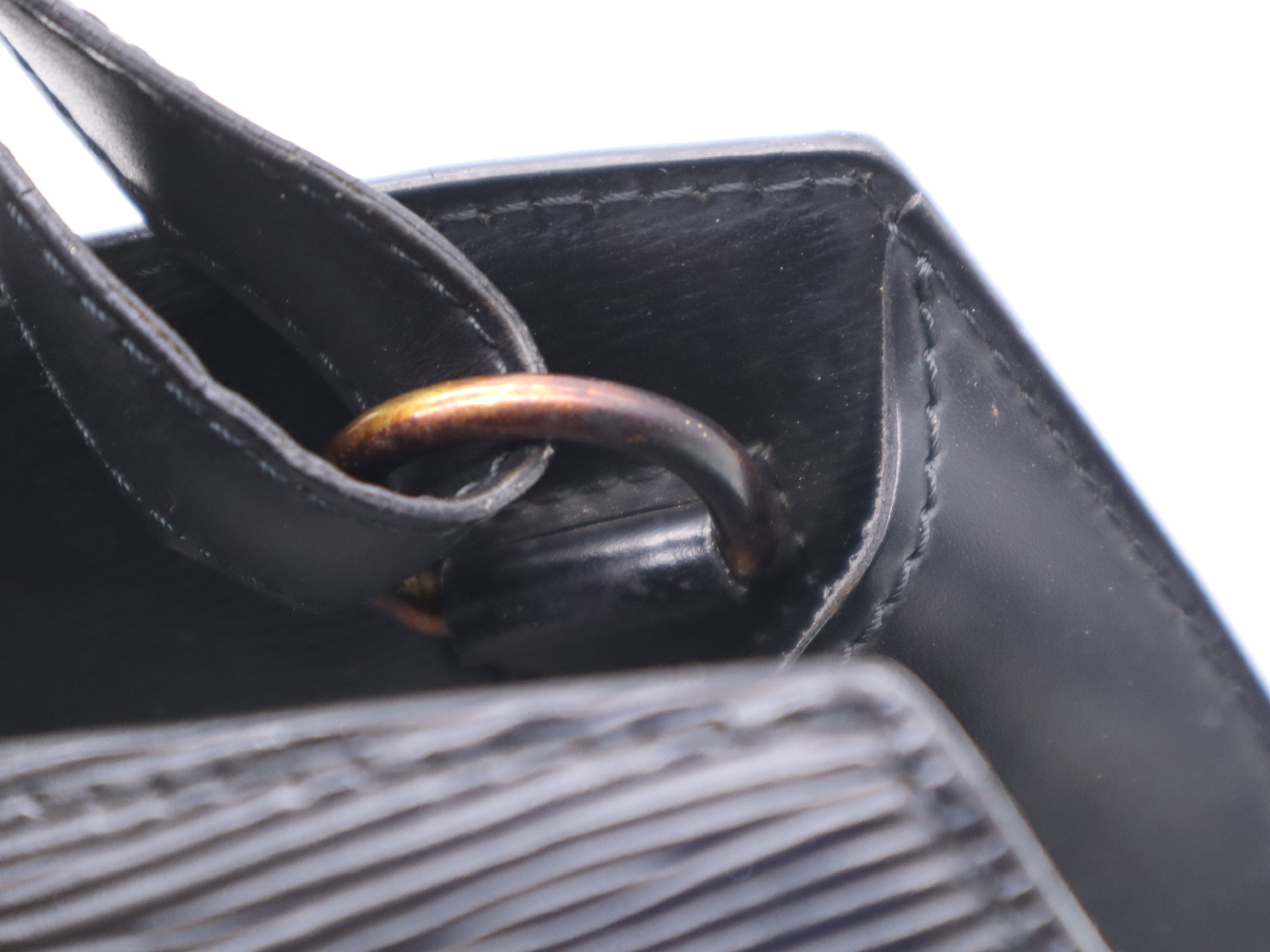 M52252 Epi Cluny Noir Shoulder Bag — view 8