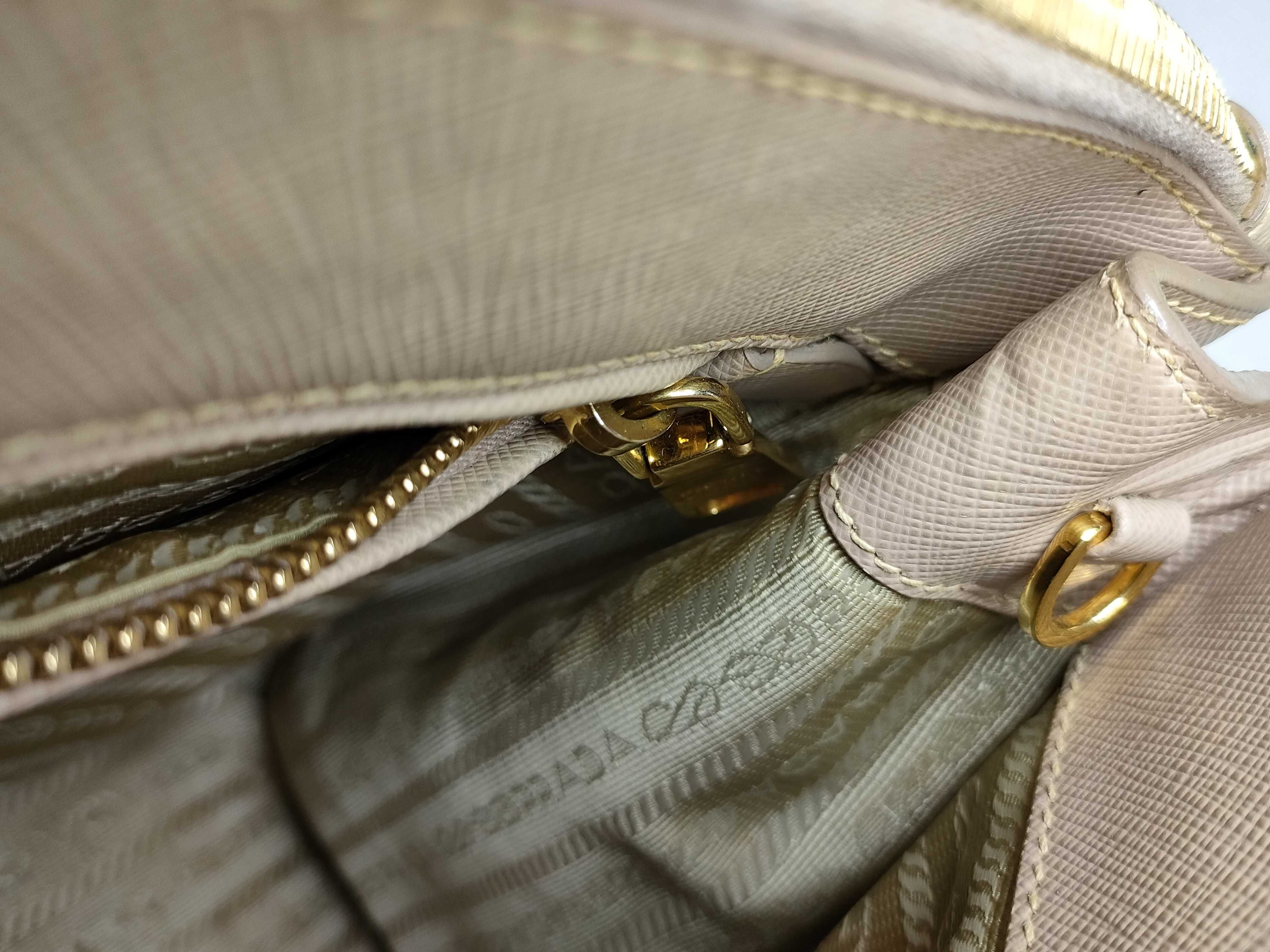 ID- Saffiano Lux Galeria cowskin 2-way handbag Beige 1BA863 open papers handbag — view 10