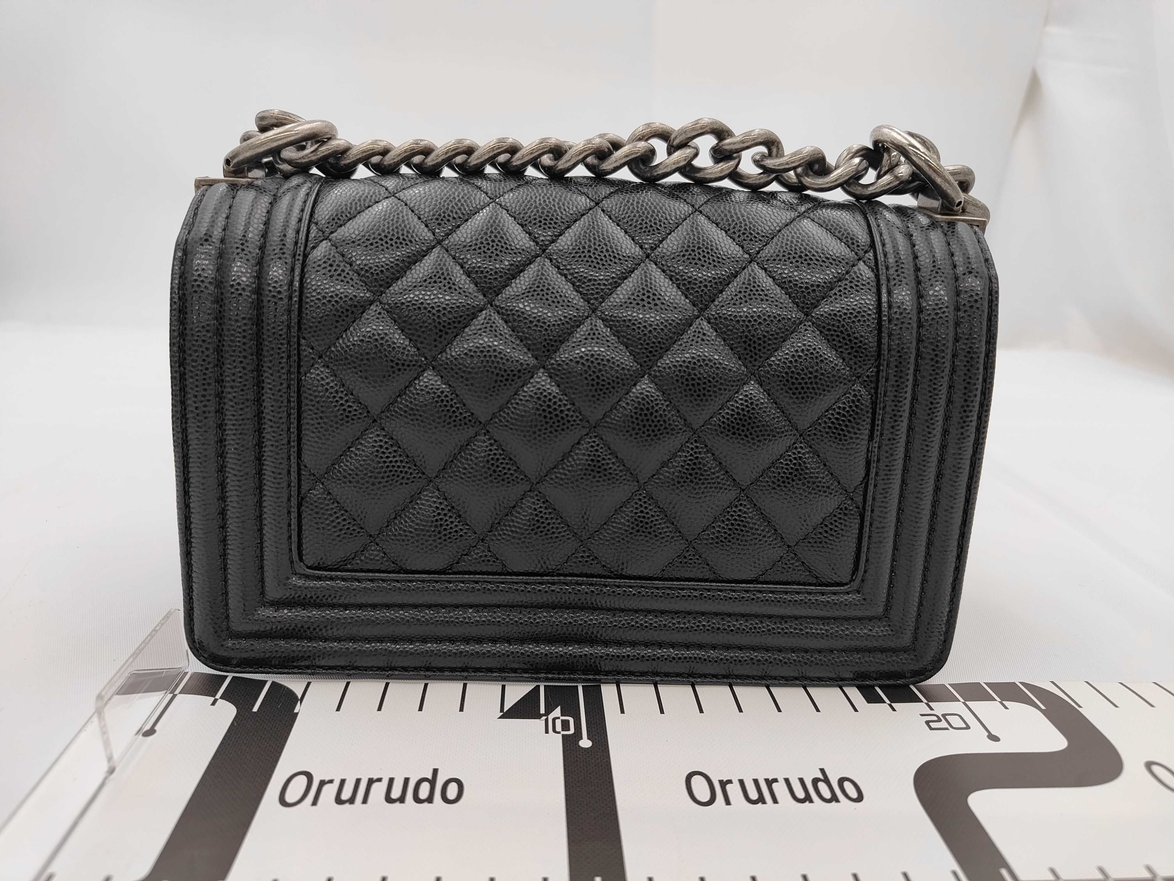 shoulder bag, grained calfskin, black, Boy Chanel, serial number 26 series. — view 2