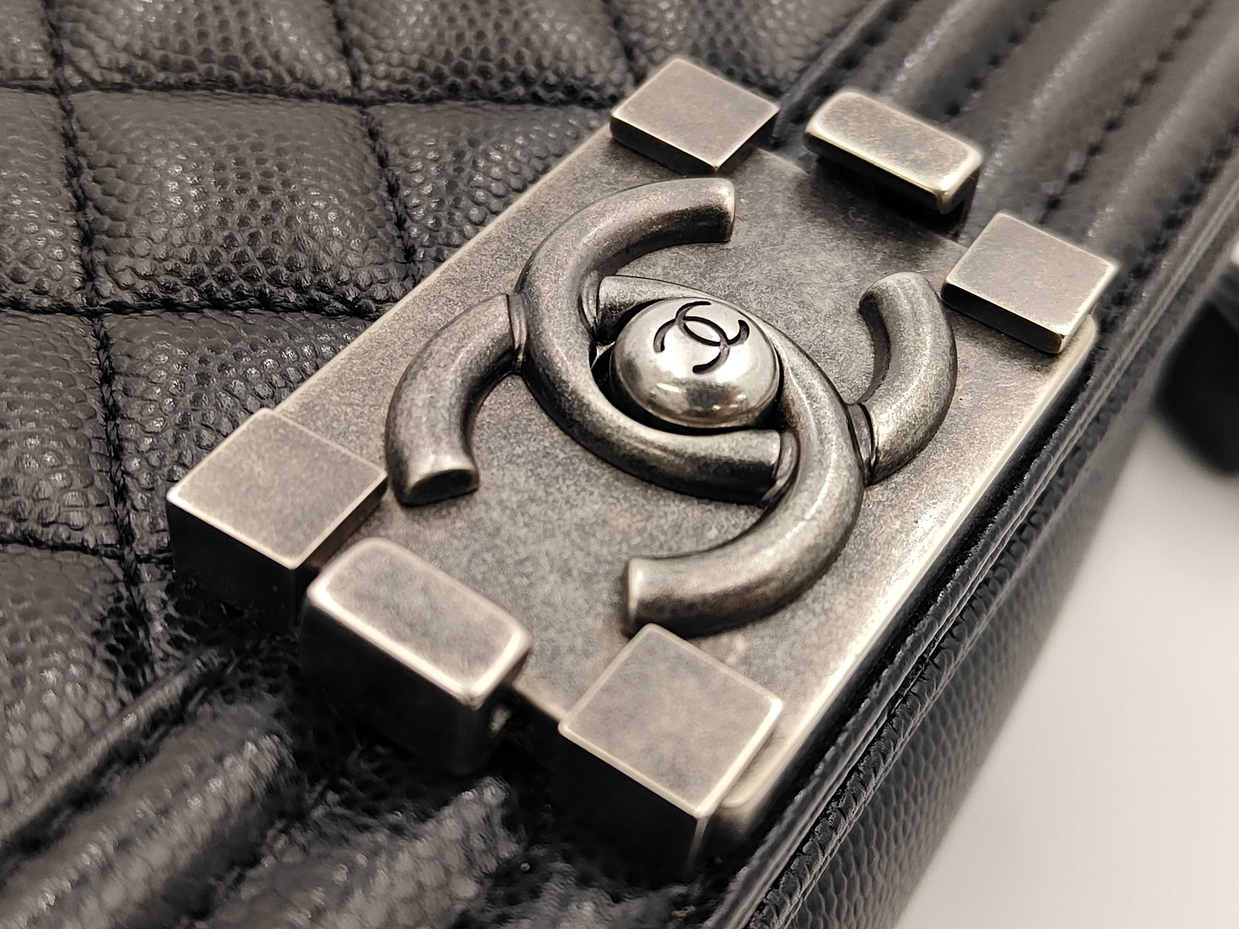 shoulder bag, grained calfskin, black, Boy Chanel, serial number 26 series. — view 14