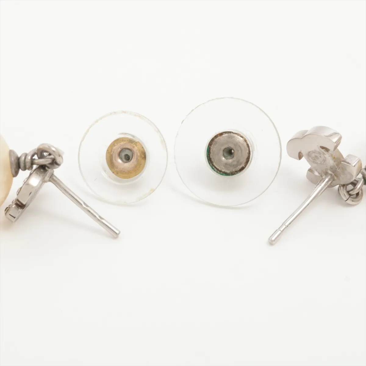 Coco Mark B22V Earrings (Pair) GP x Rhinestone x Faux Pearl Silver. — view 4
