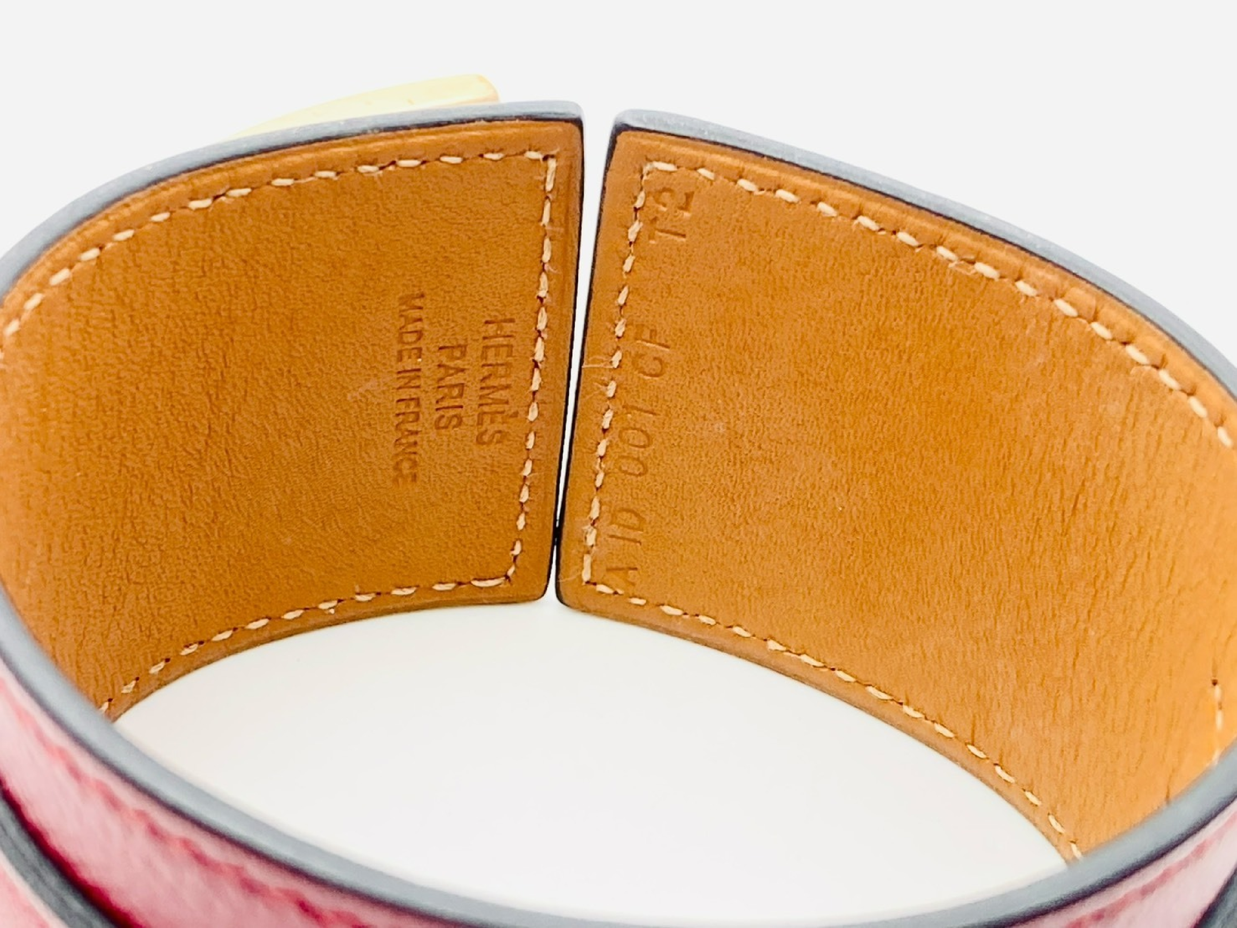Drag Manchette Wide Leather Bracelet, A Stamp, T2, Veau Epsom Leather, Red x Gold, Bracelet/Bangle — view 3