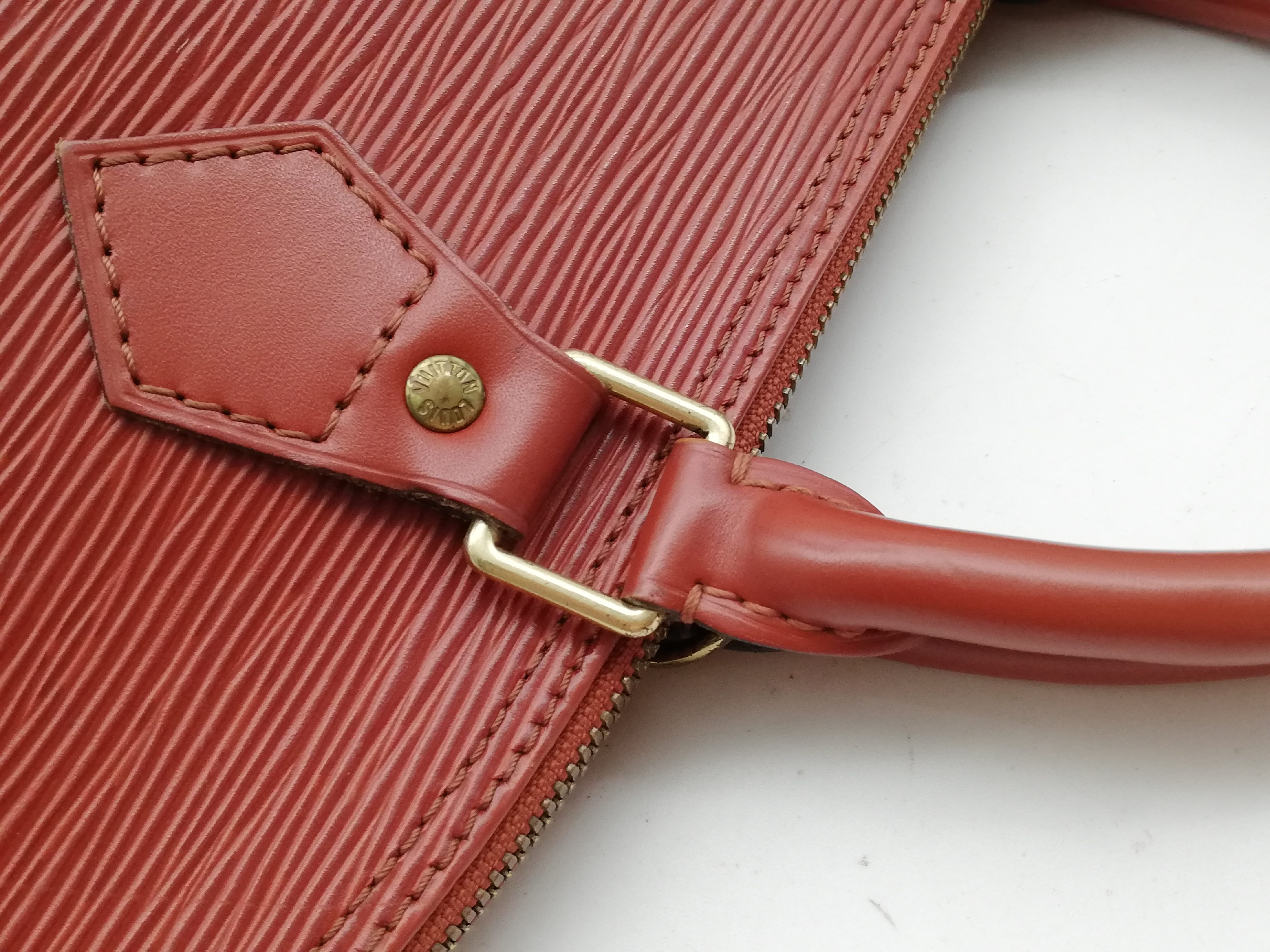 Epi Alma M52143 Handbag — view 11