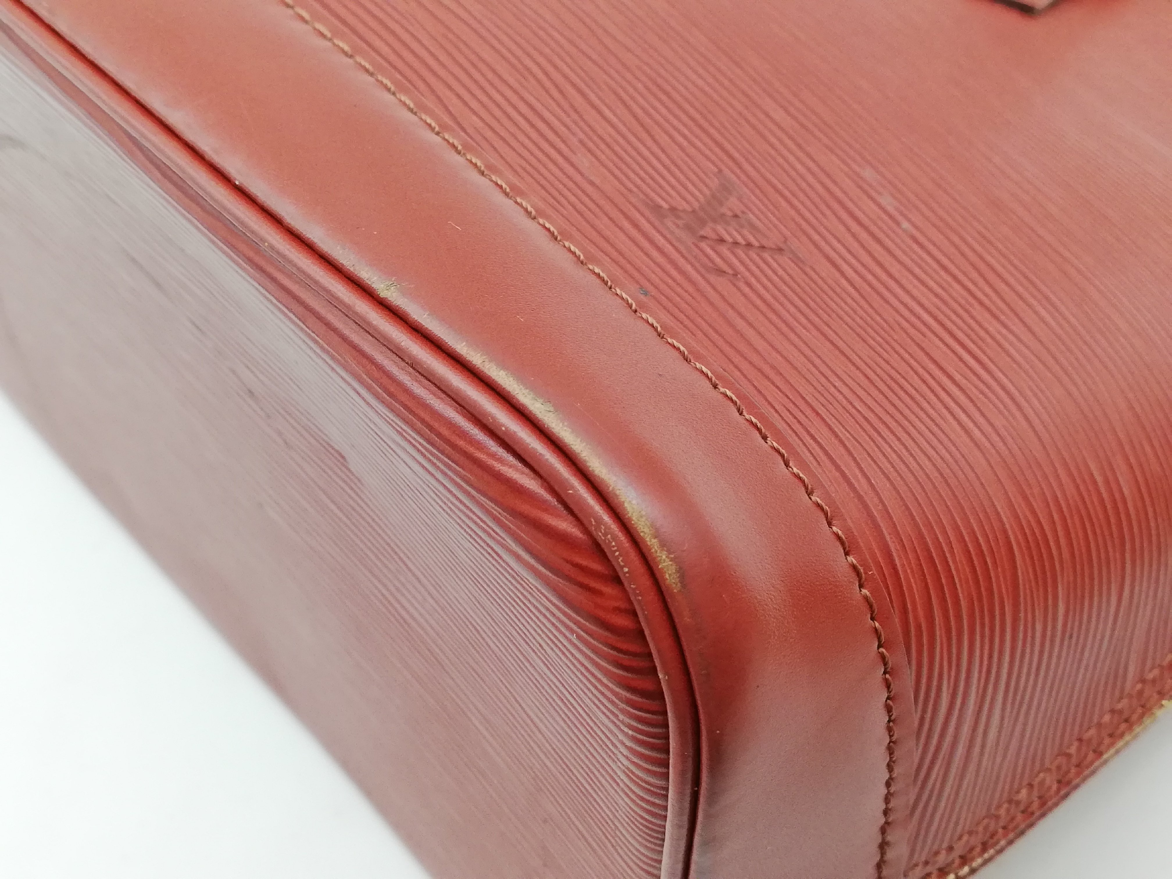 Epi Alma M52143 Handbag — view 12