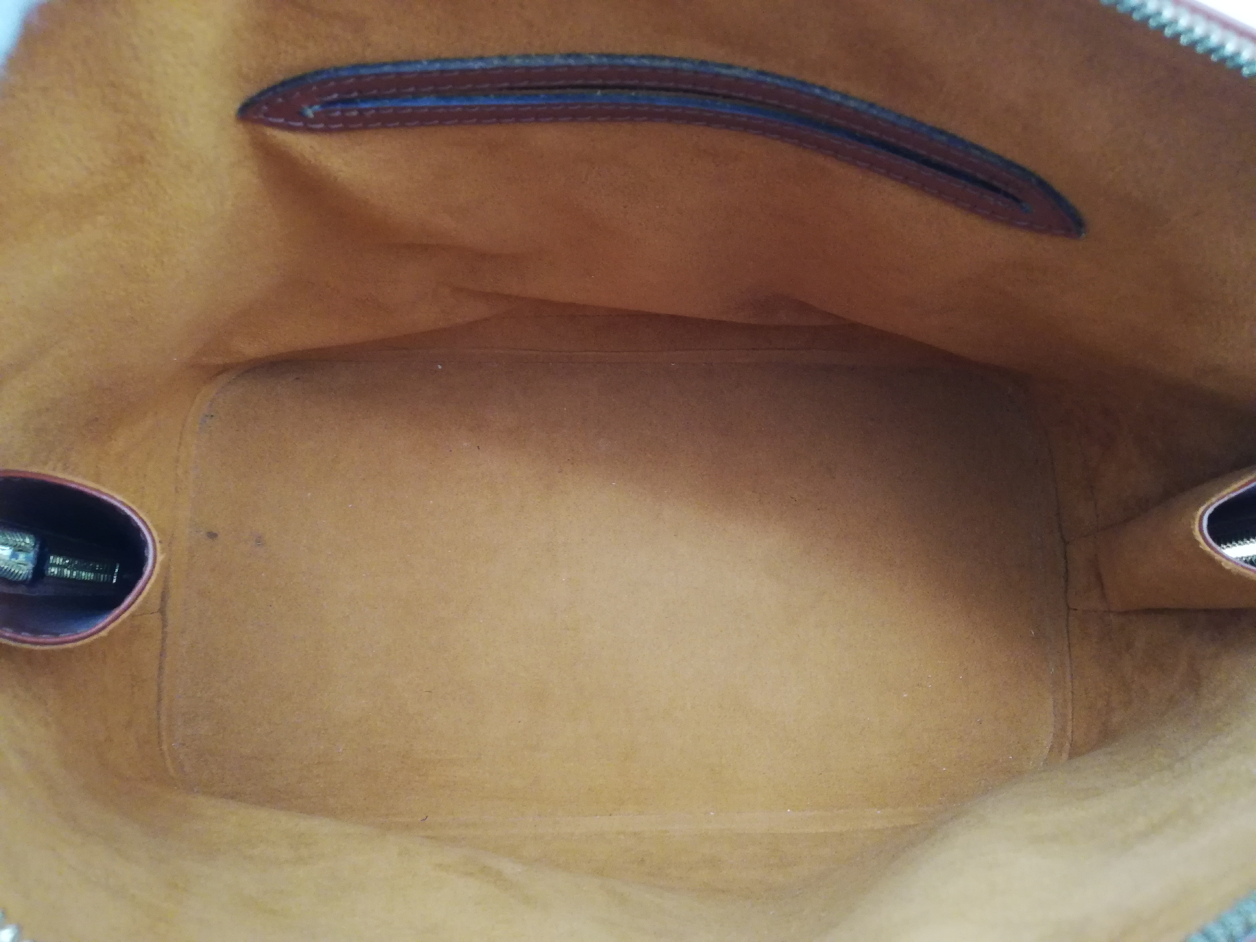 Epi Alma M52143 Handbag — view 13
