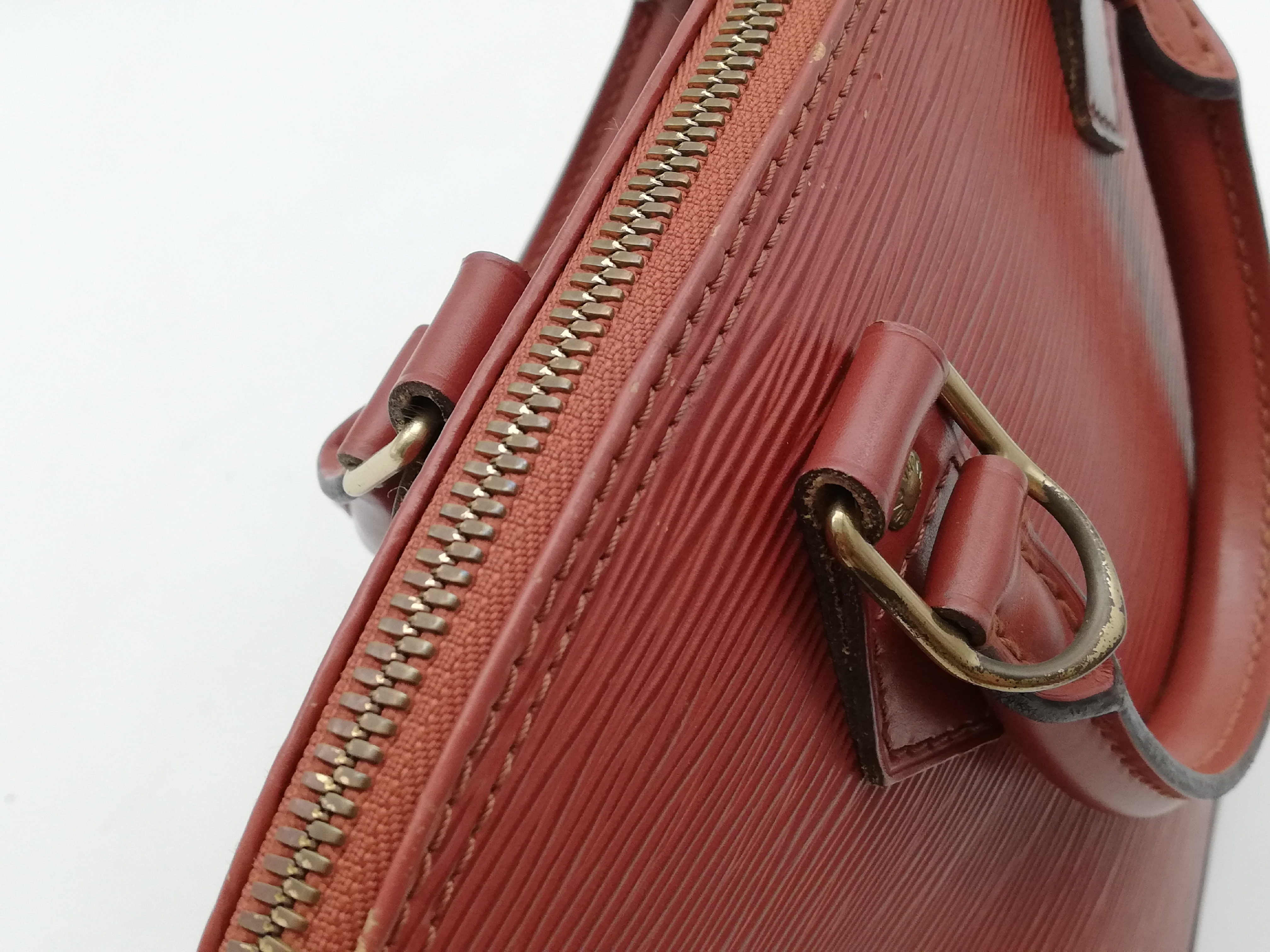 Epi Alma M52143 Handbag — view 8